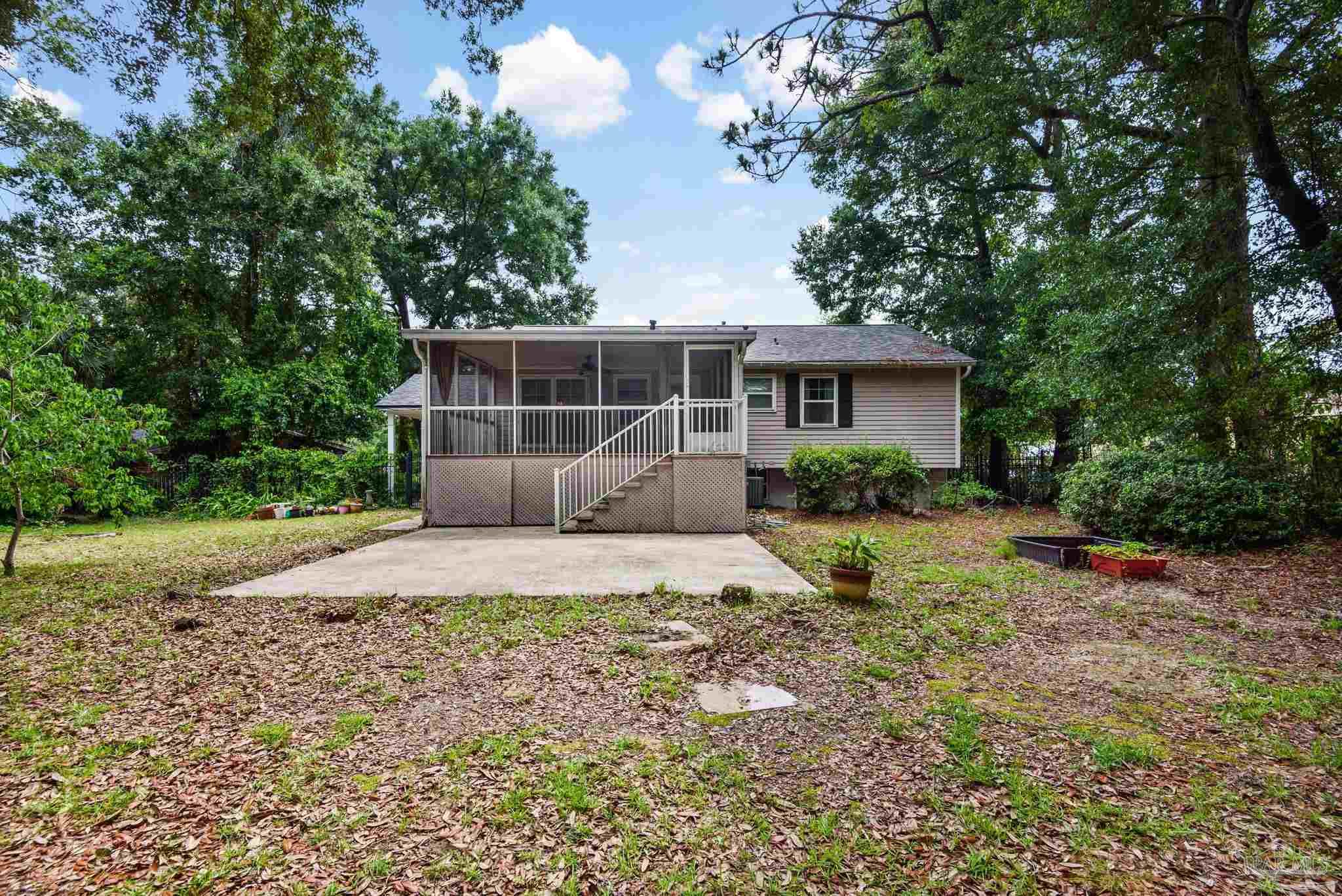 848 Ash Dr