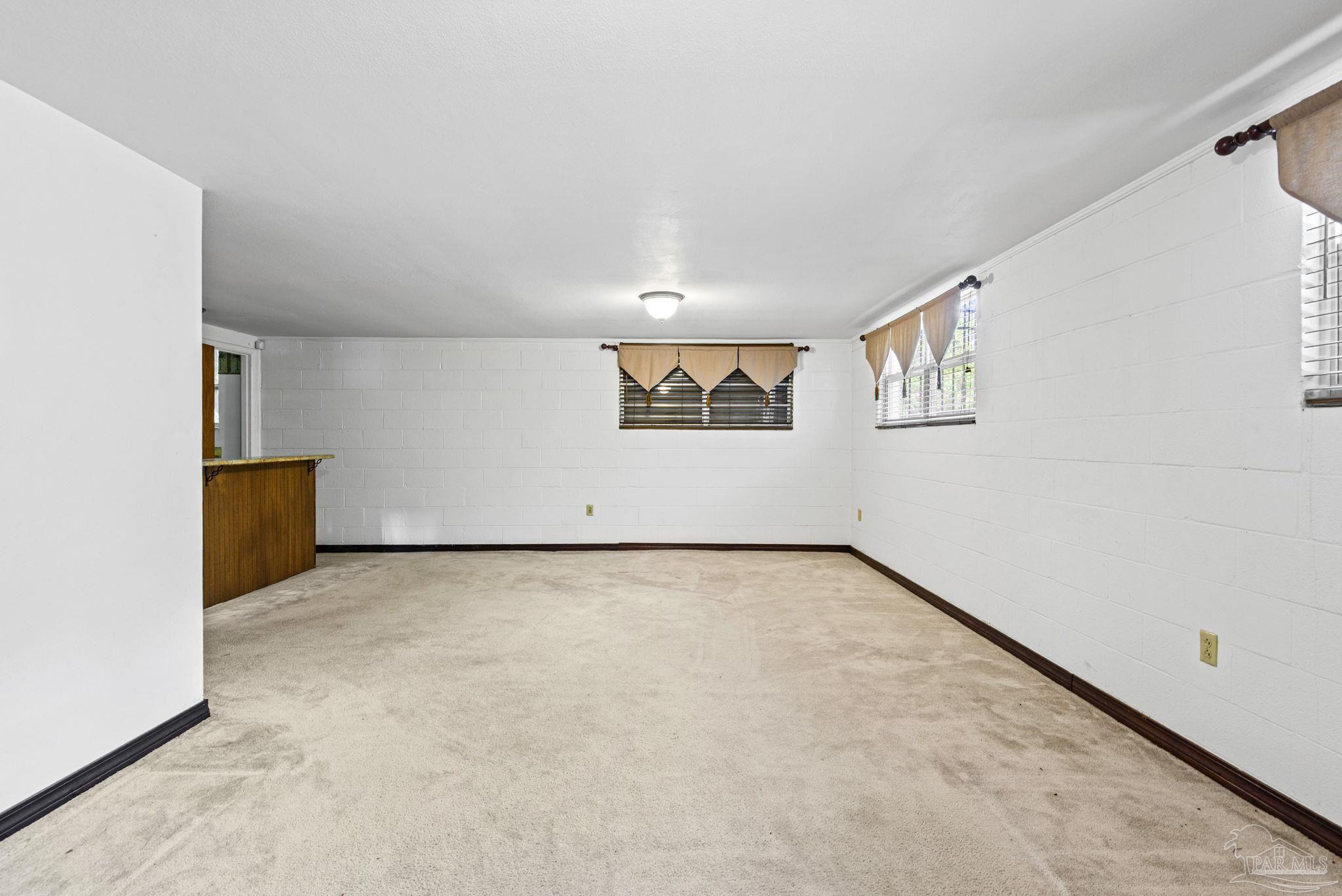 848 Ash Dr