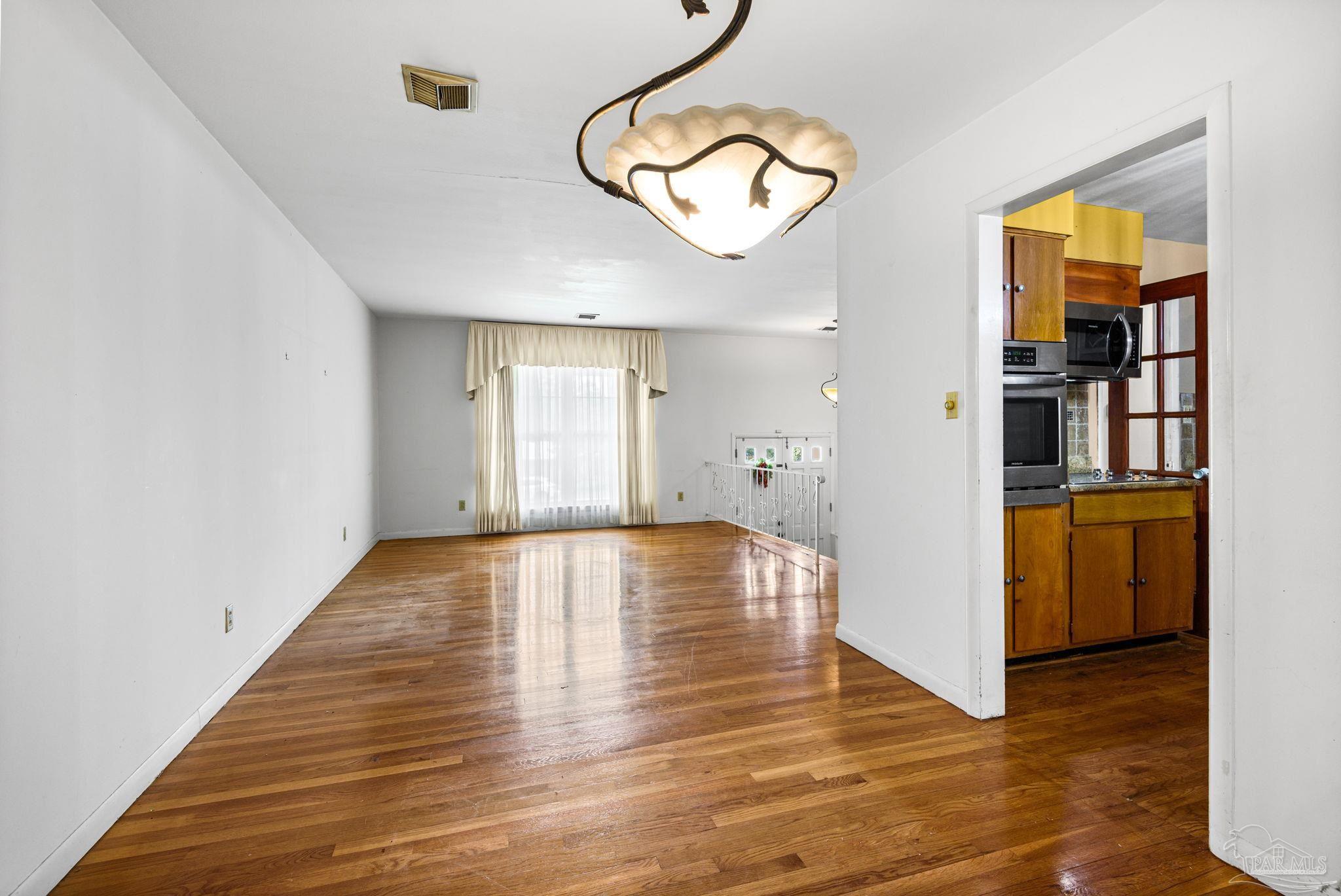 848 Ash Dr