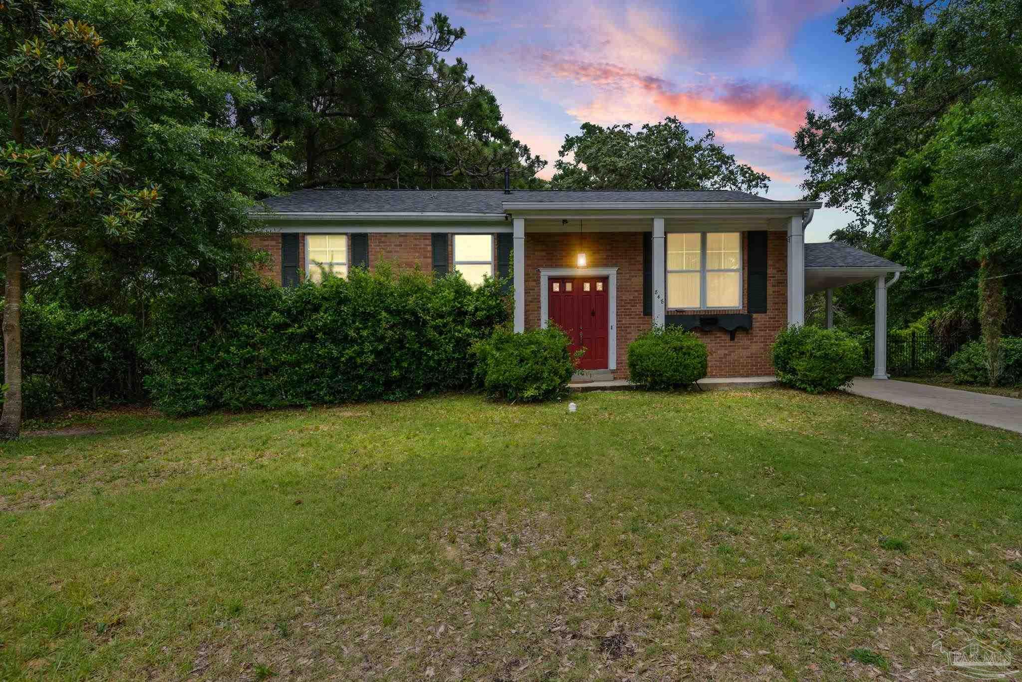 848 Ash Dr