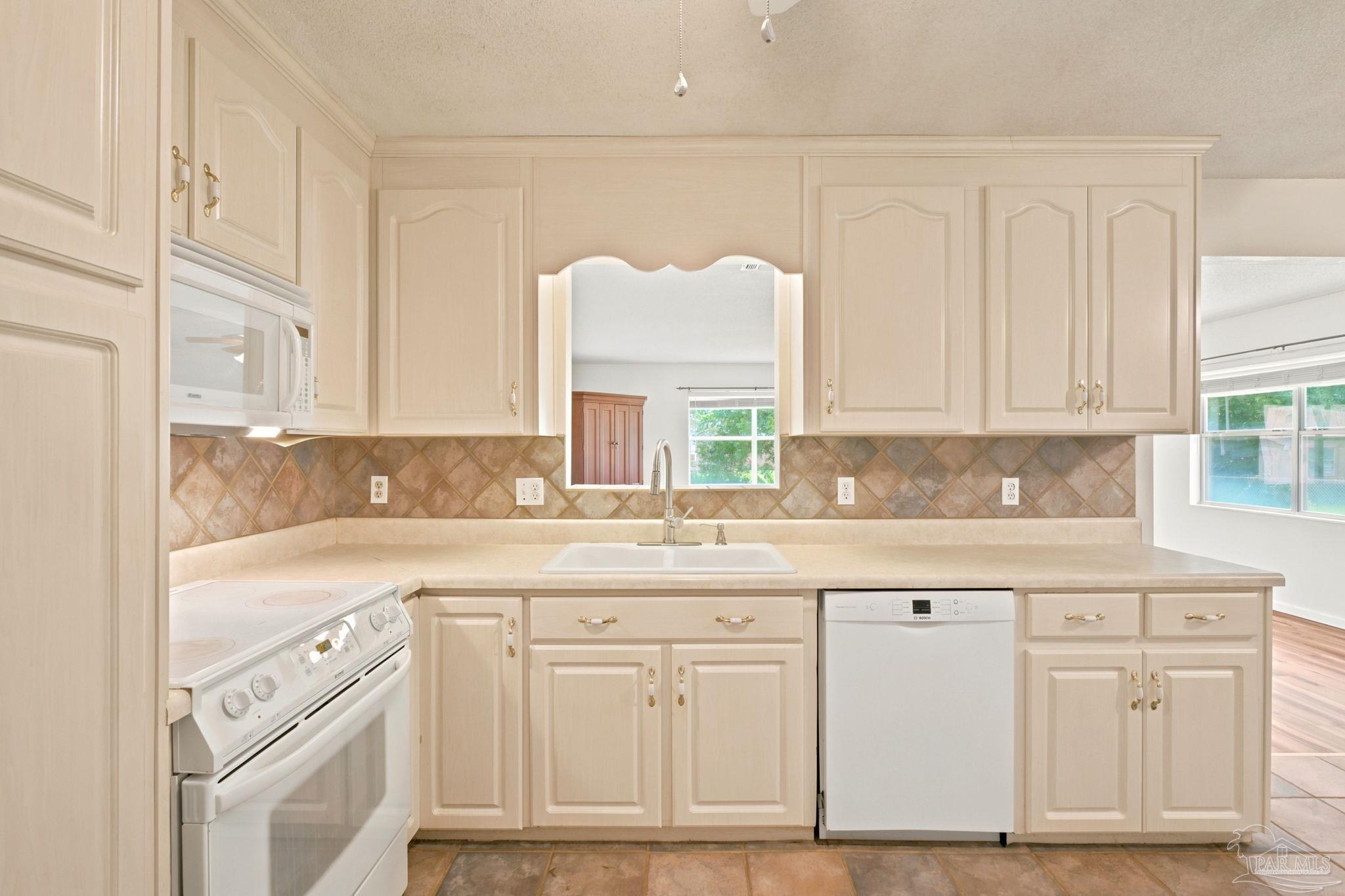 8927 Jupiter Dr