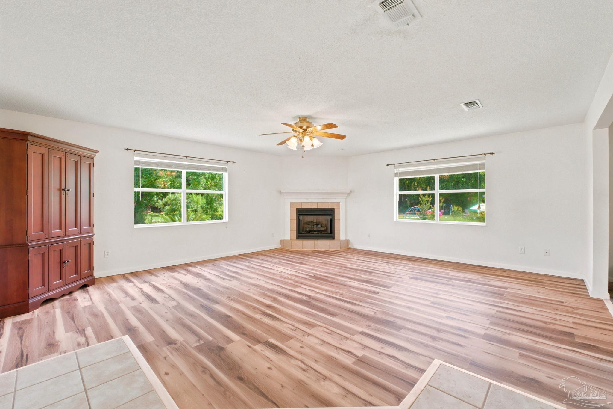 8927 Jupiter Dr