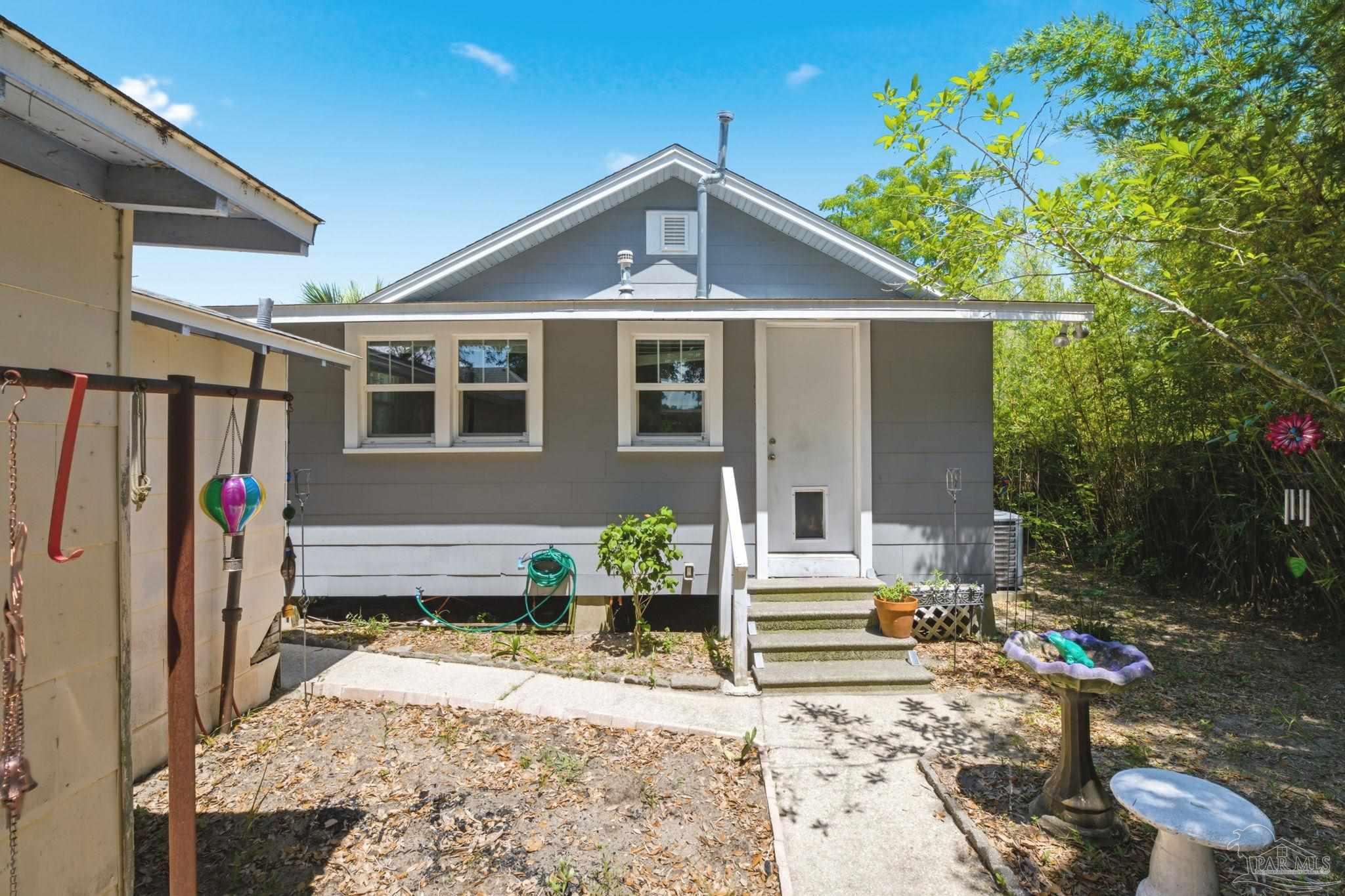 17 N F St