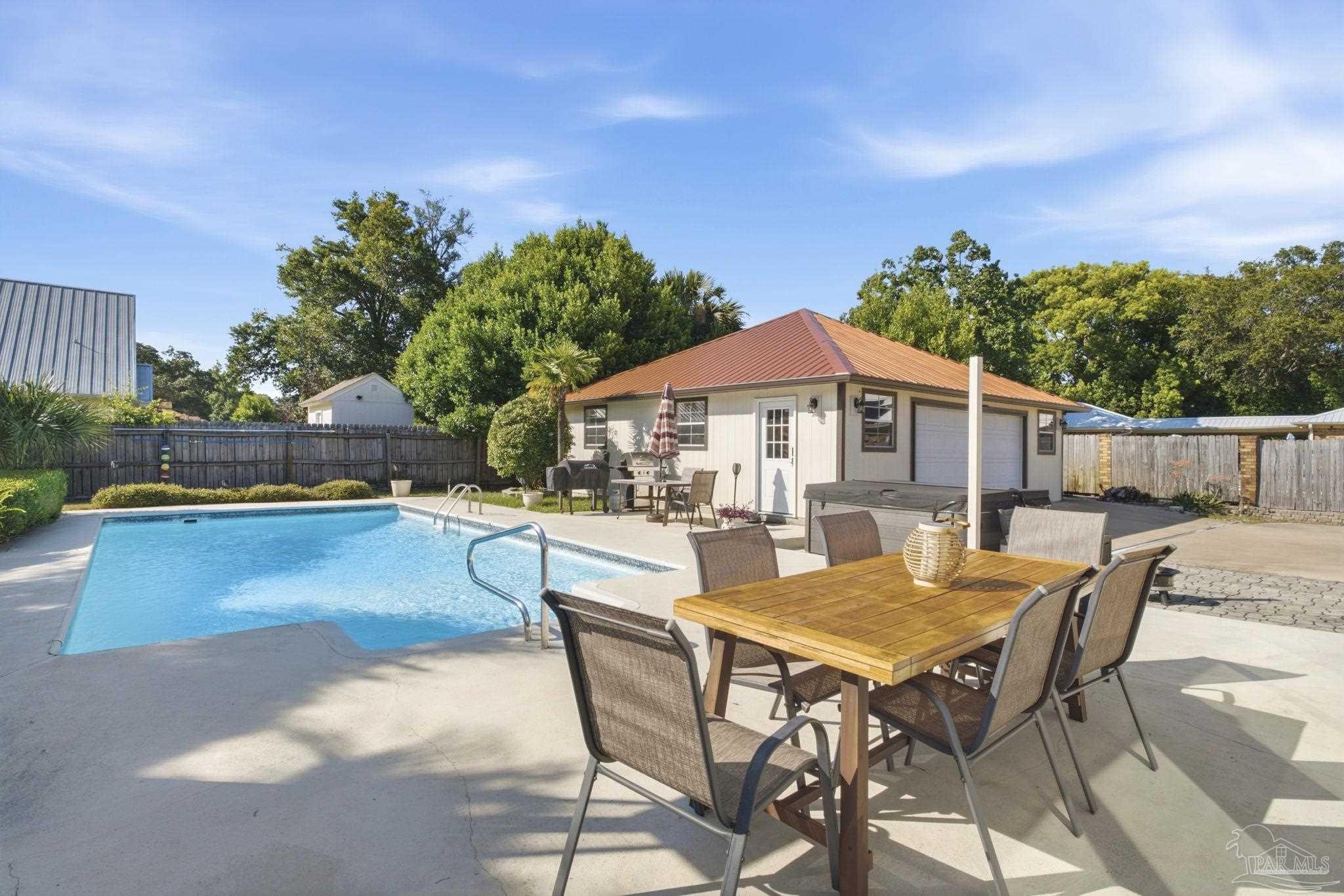 114 Fairpoint Dr