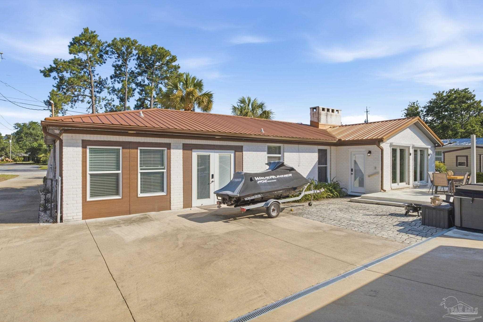 114 Fairpoint Dr