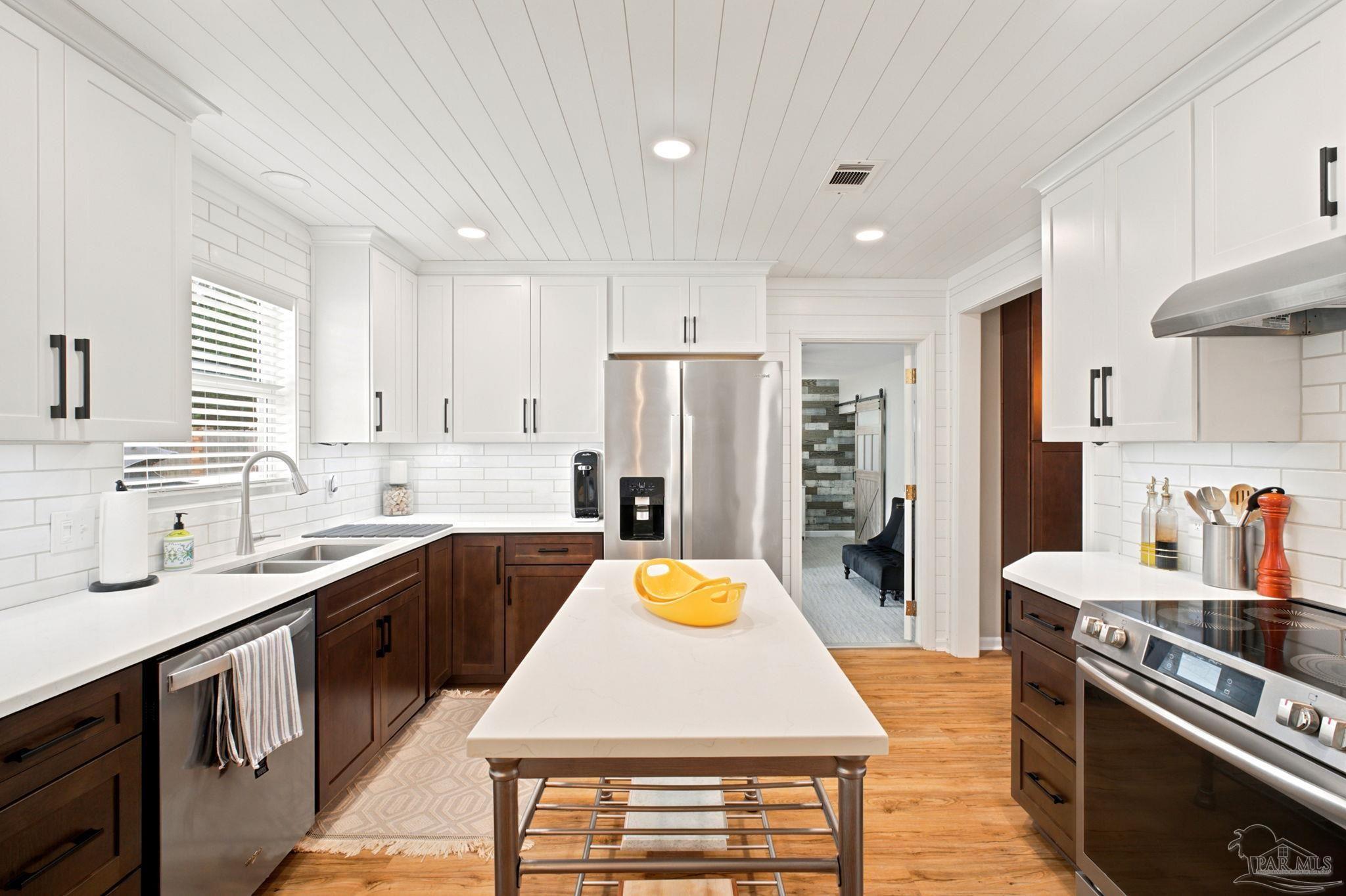 114 Fairpoint Dr