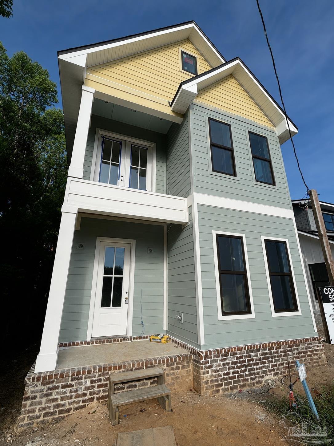 619 N 6th Ave