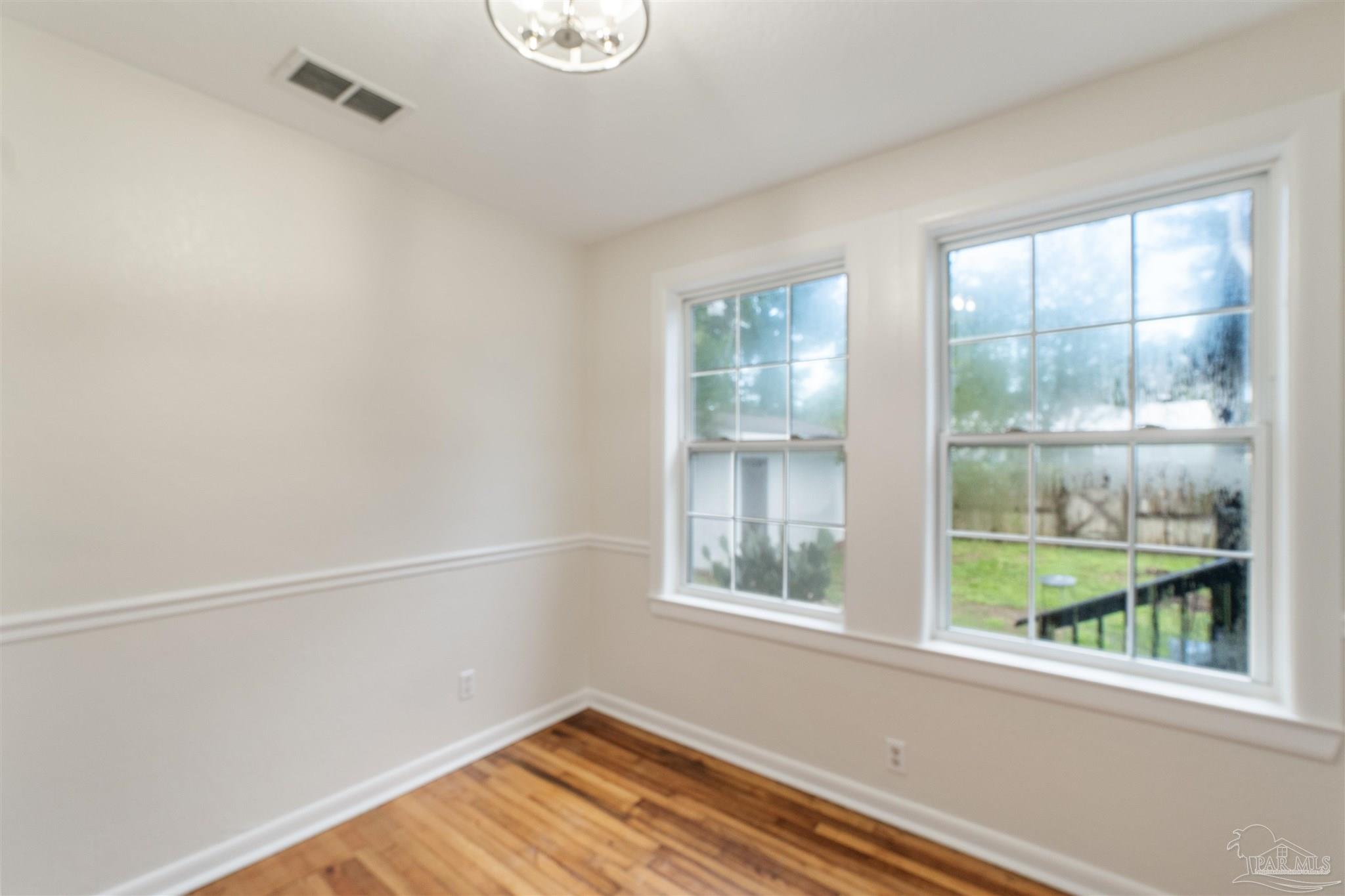 211 W Sunset Ave