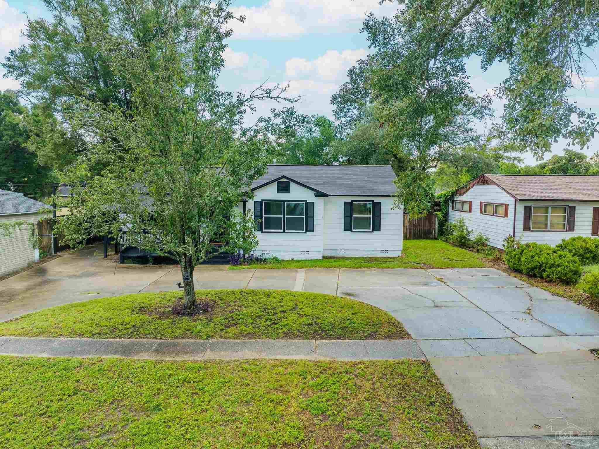 211 W Sunset Ave