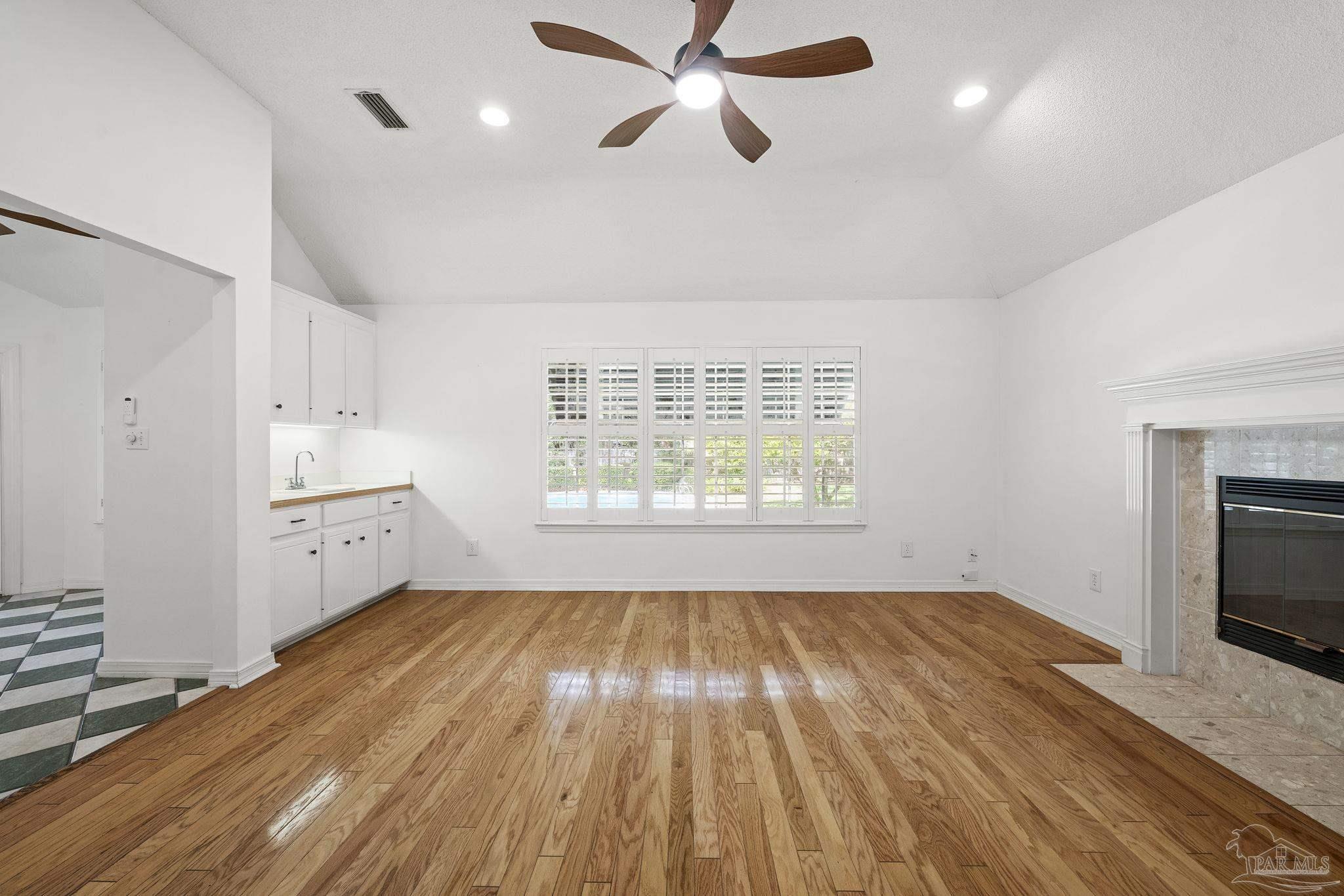 4200 Madura Rd