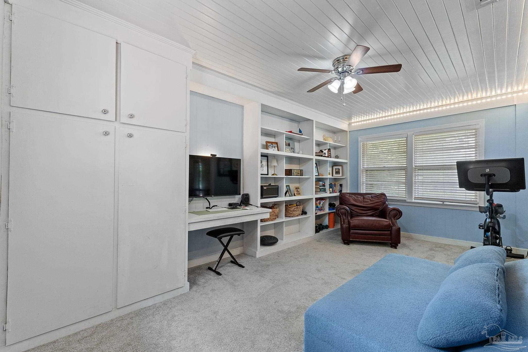 762 Whitney Dr