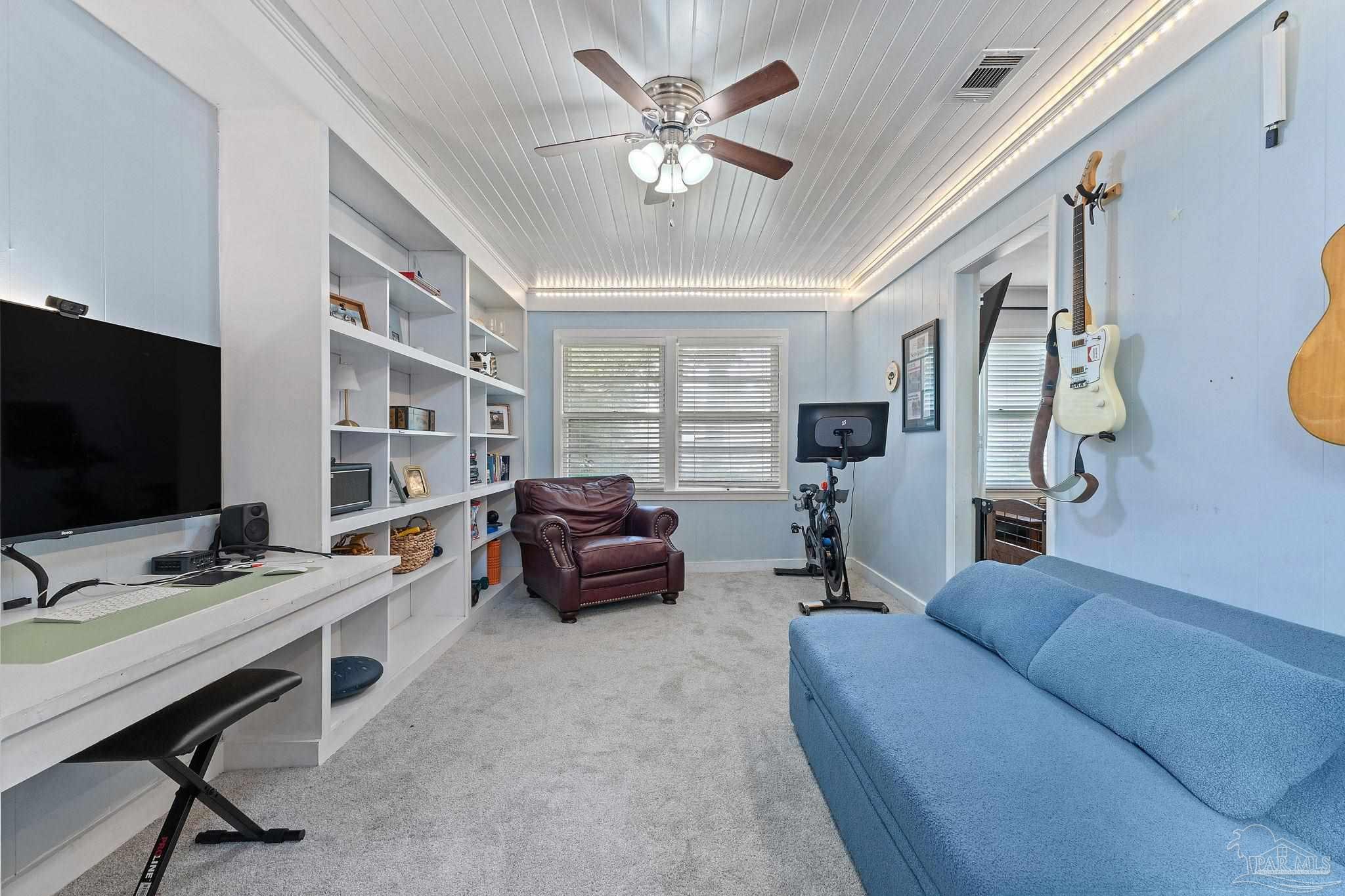 762 Whitney Dr
