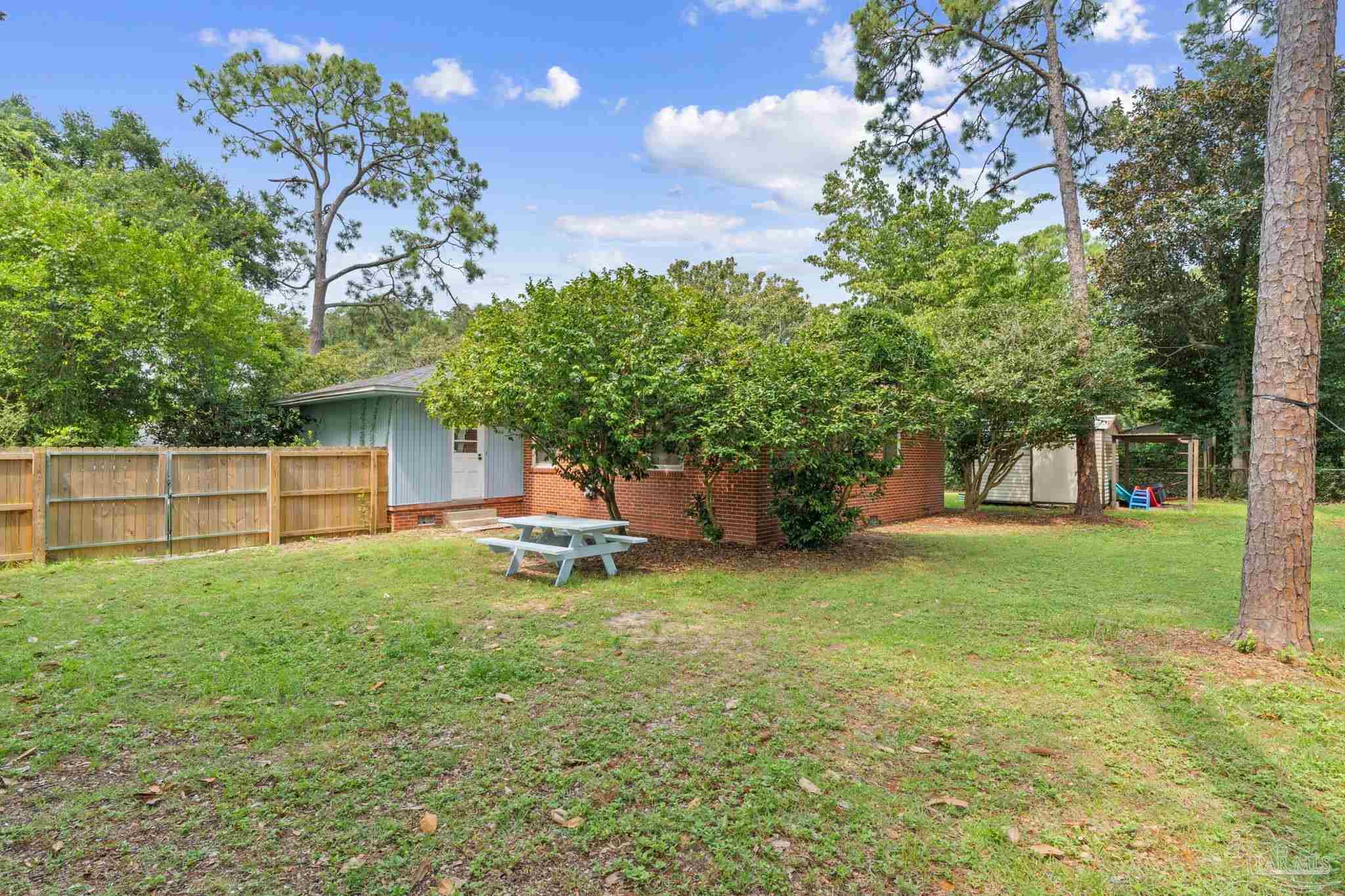 762 Whitney Dr