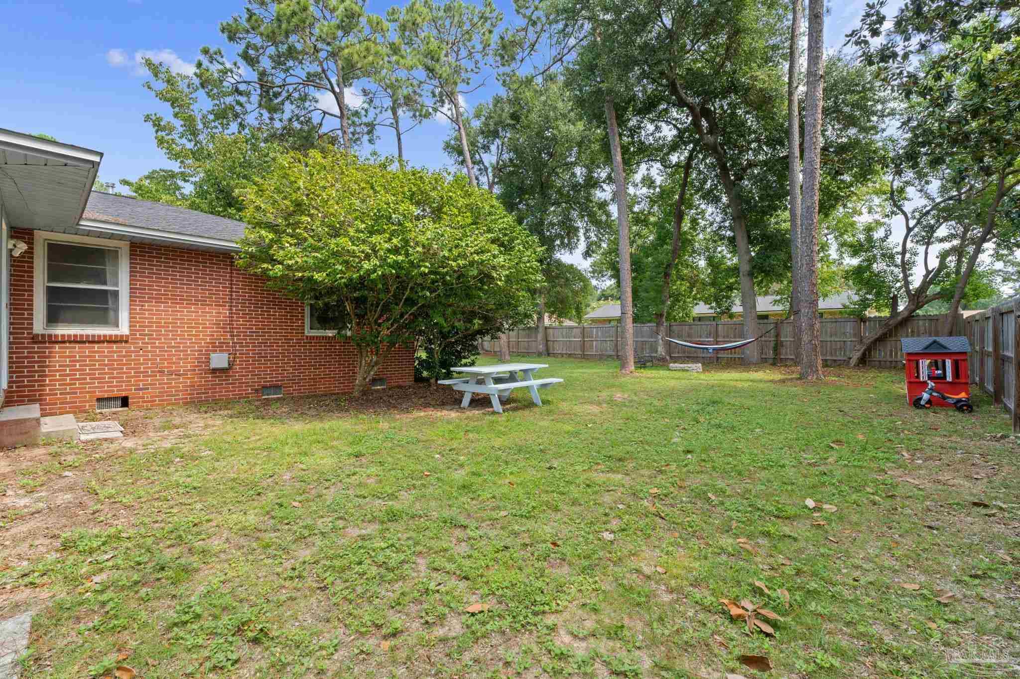 762 Whitney Dr