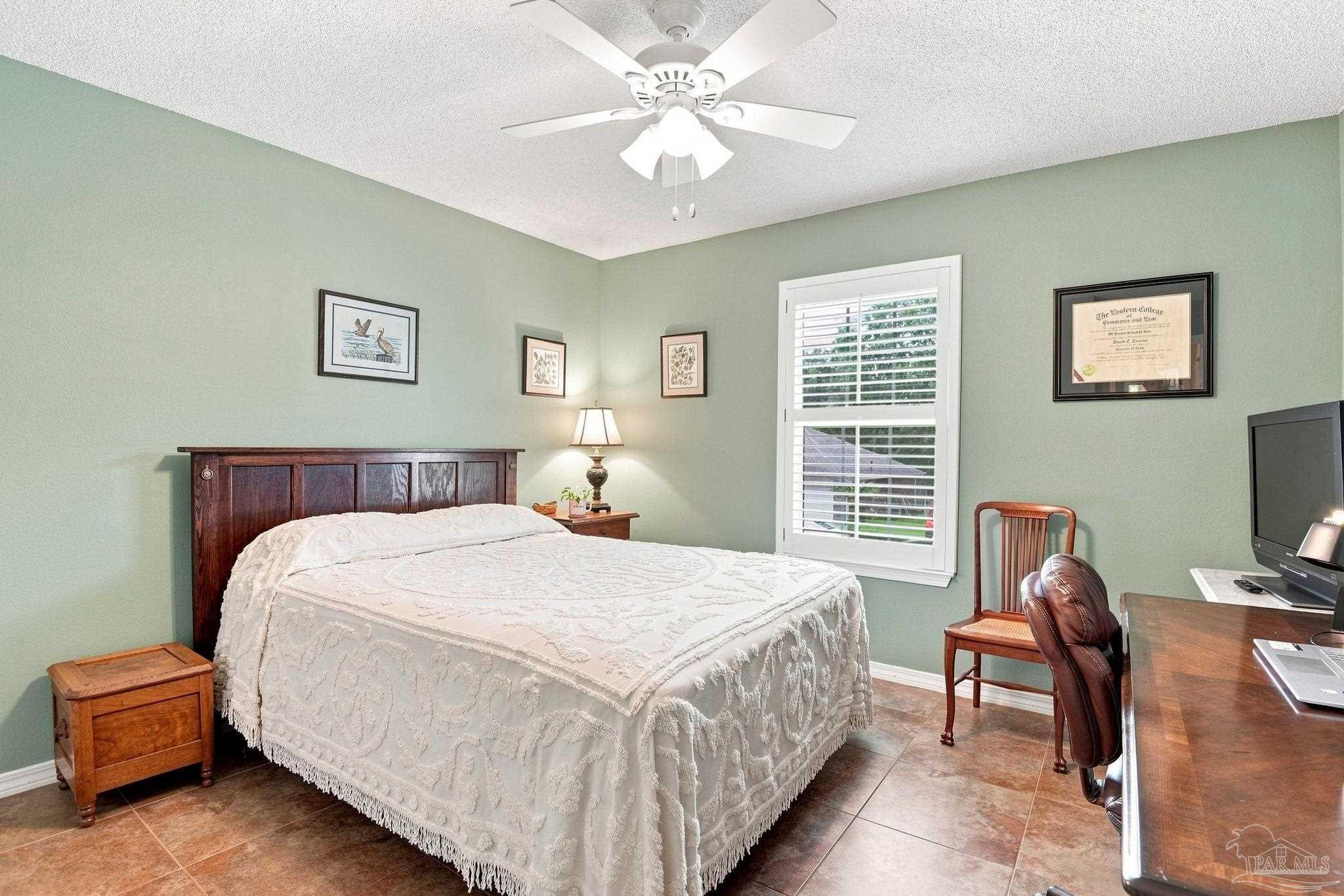 1542 Pelican Pt Dr