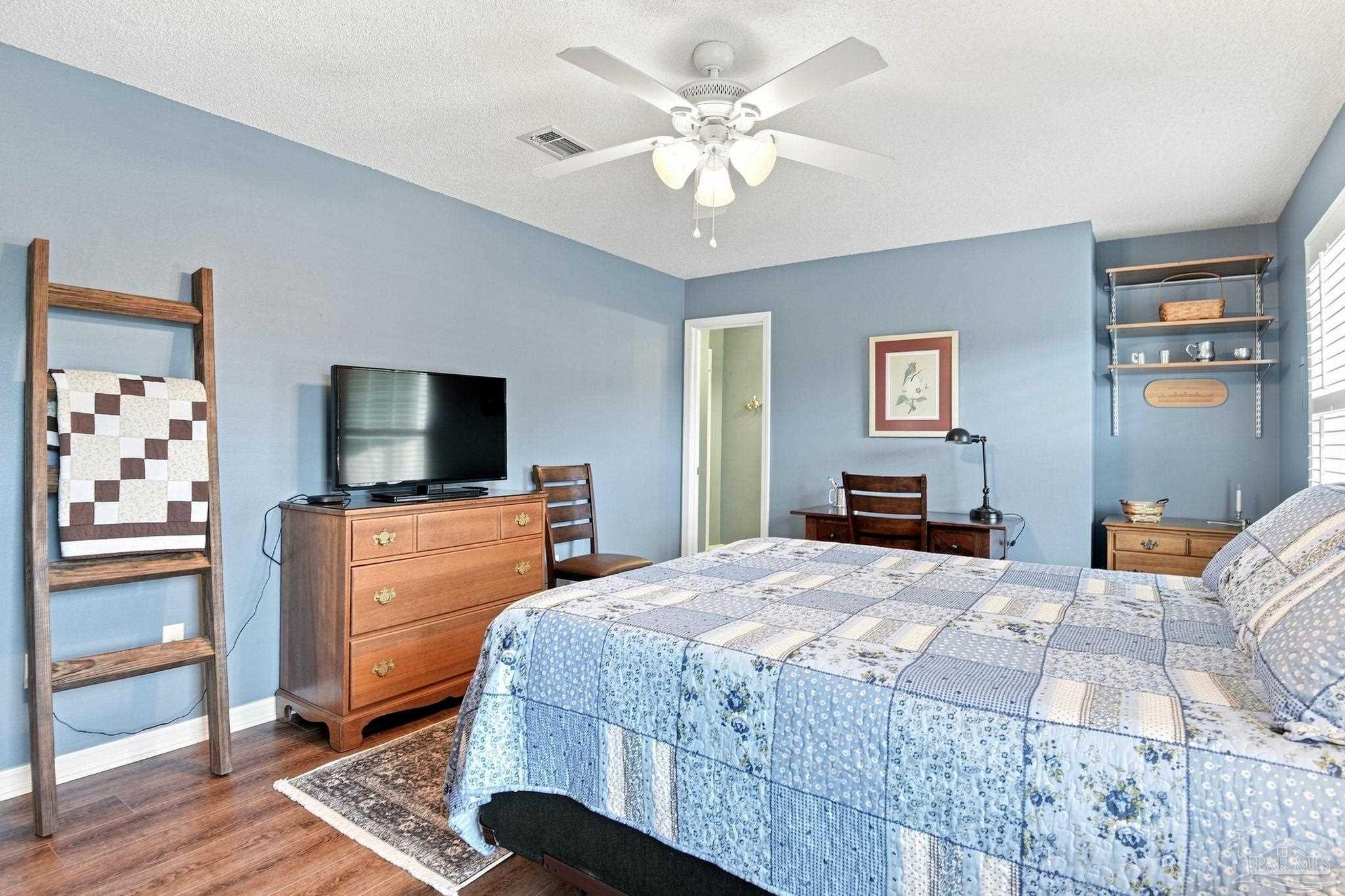 1542 Pelican Pt Dr