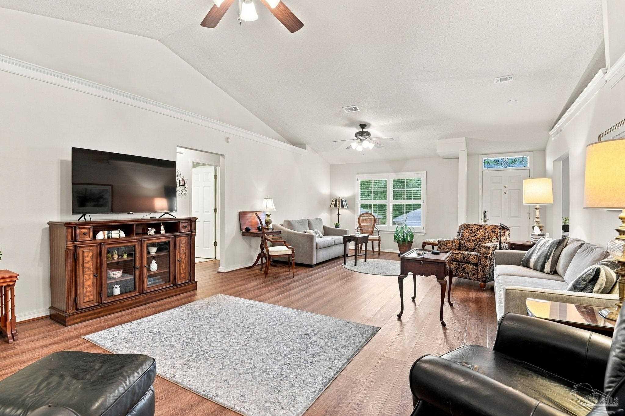 1542 Pelican Pt Dr