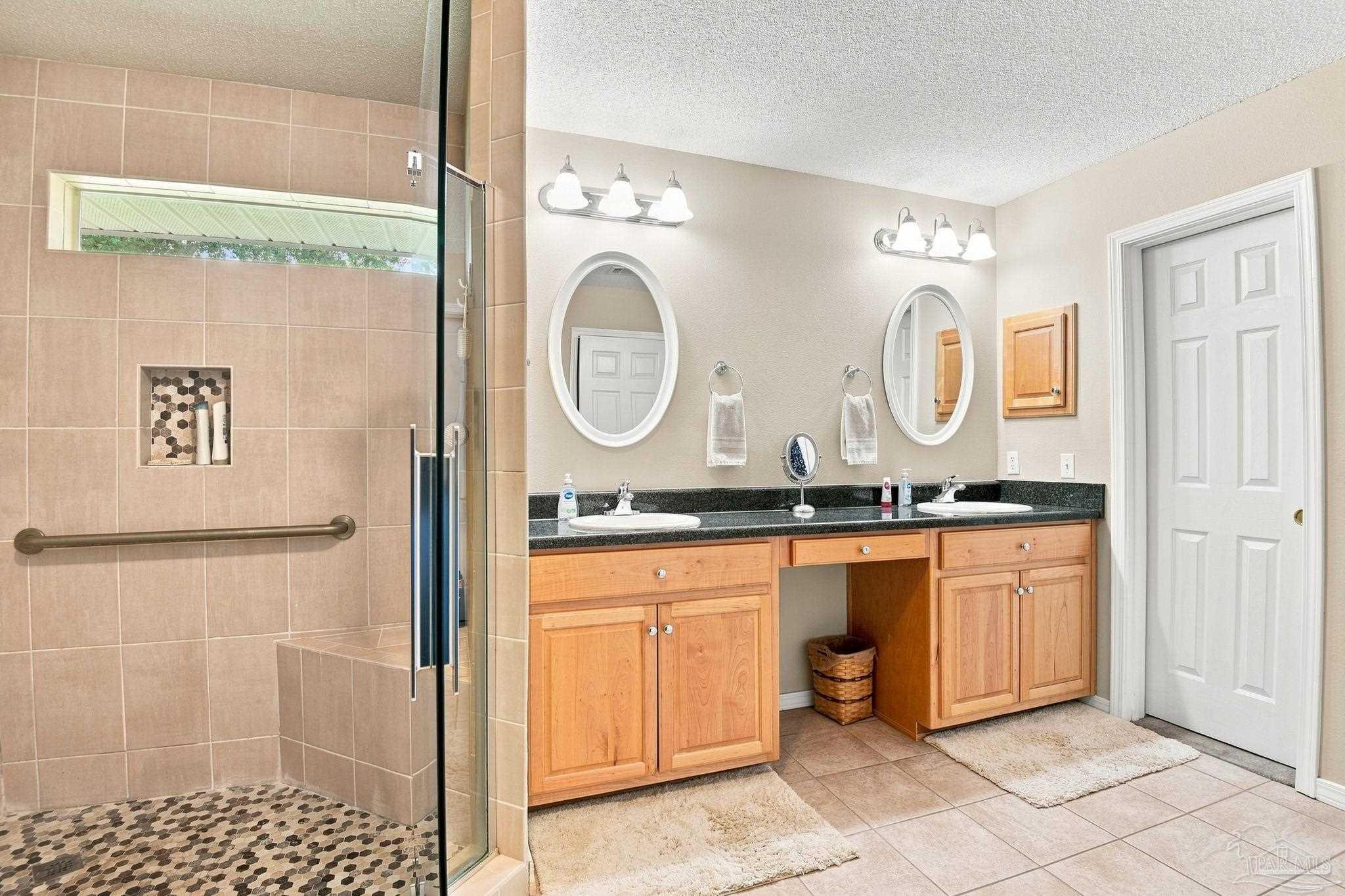 1542 Pelican Pt Dr