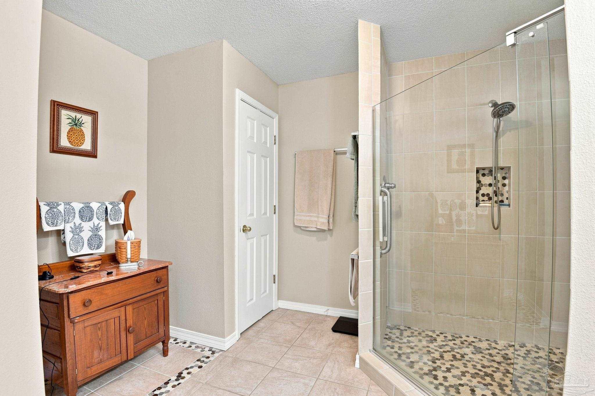 1542 Pelican Pt Dr