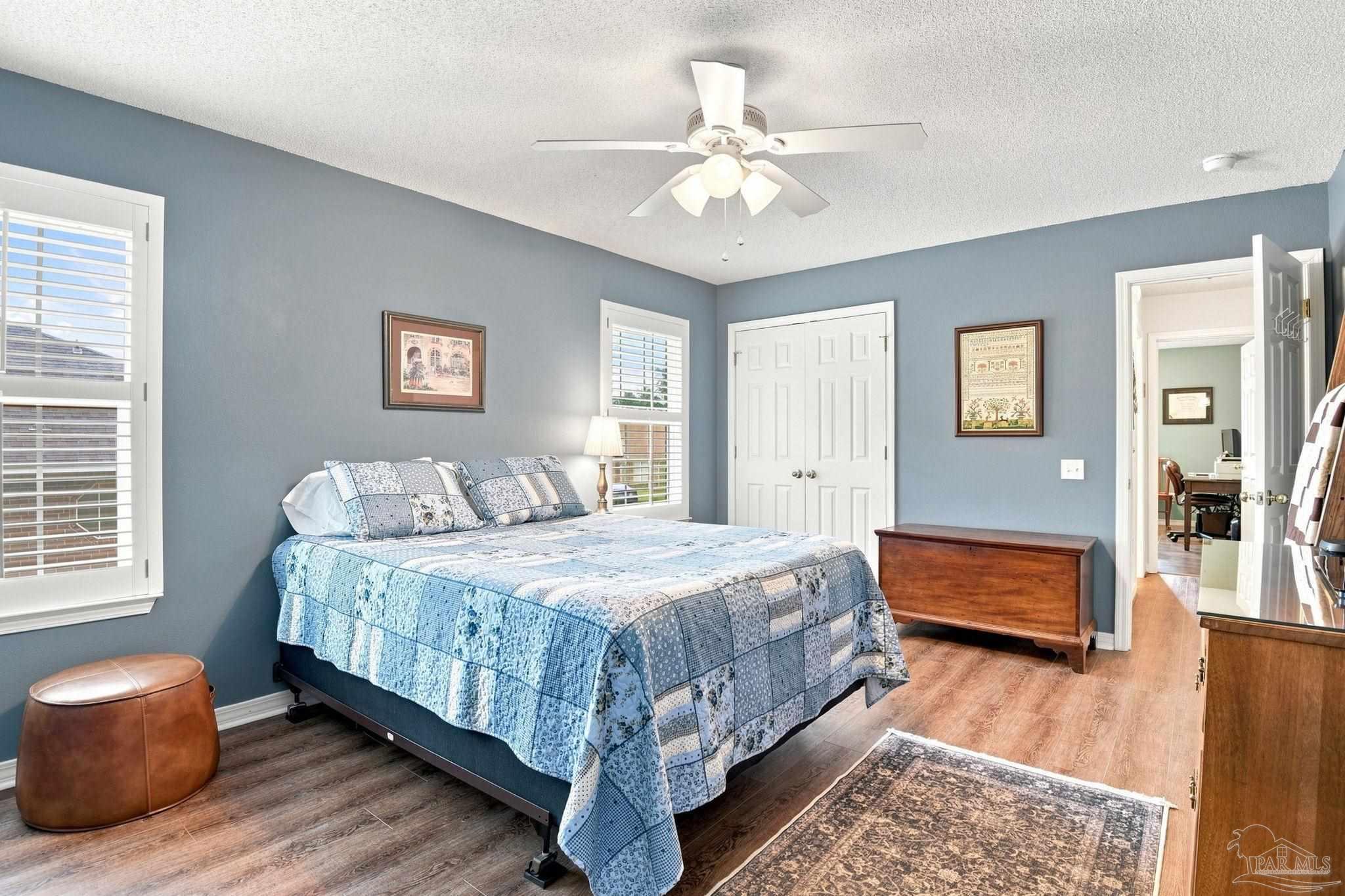 1542 Pelican Pt Dr