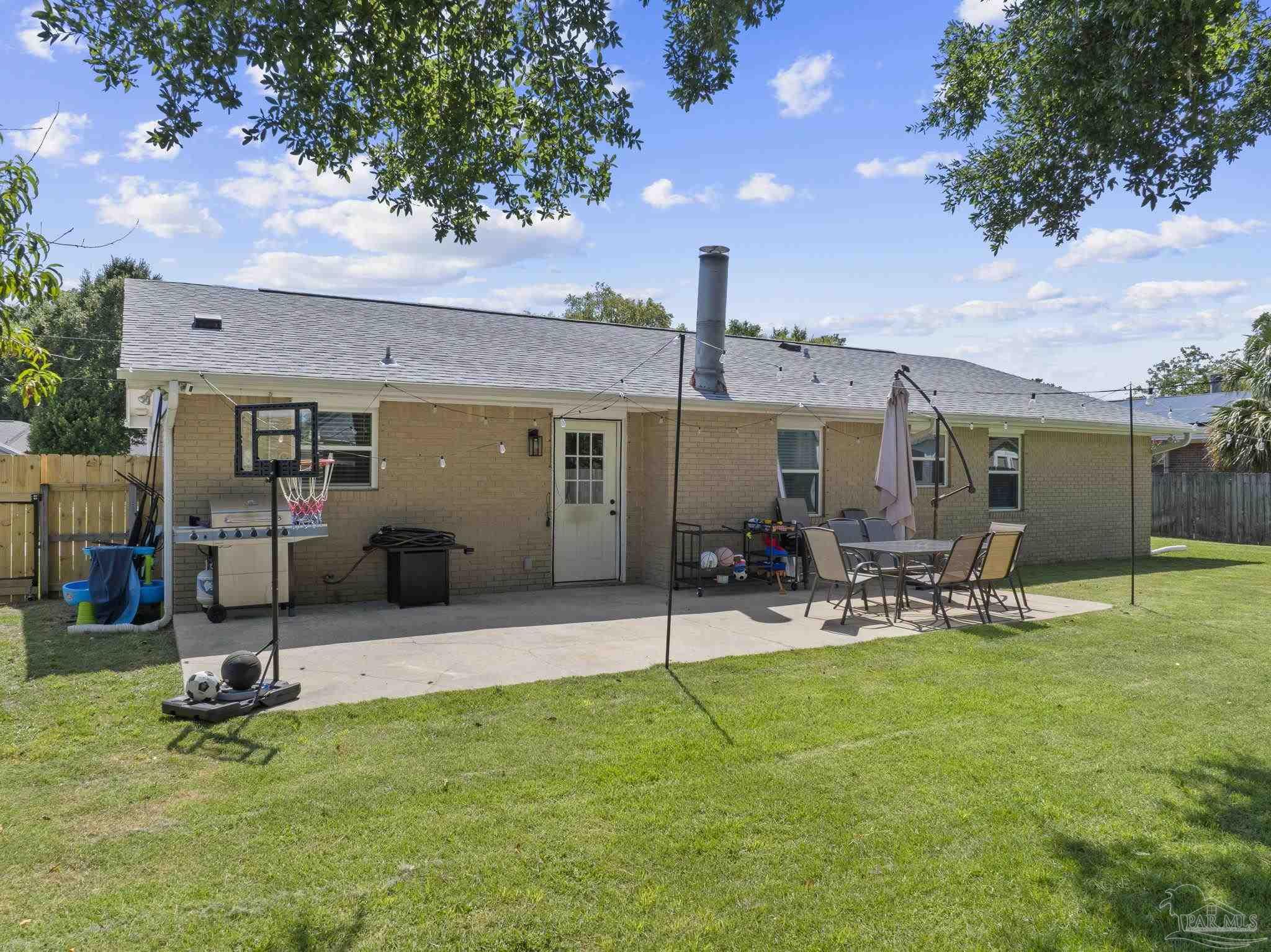 3530 Brookshire Dr