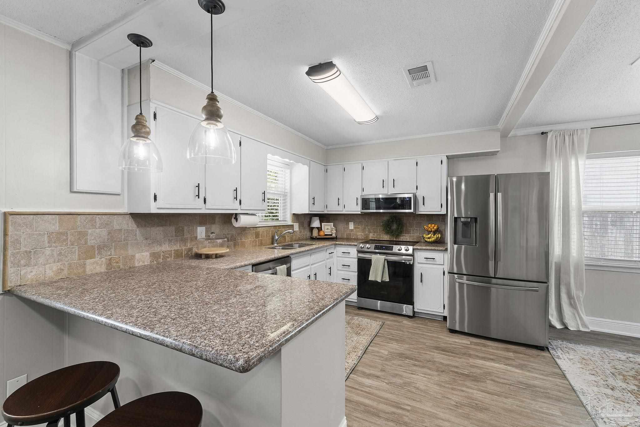 3530 Brookshire Dr