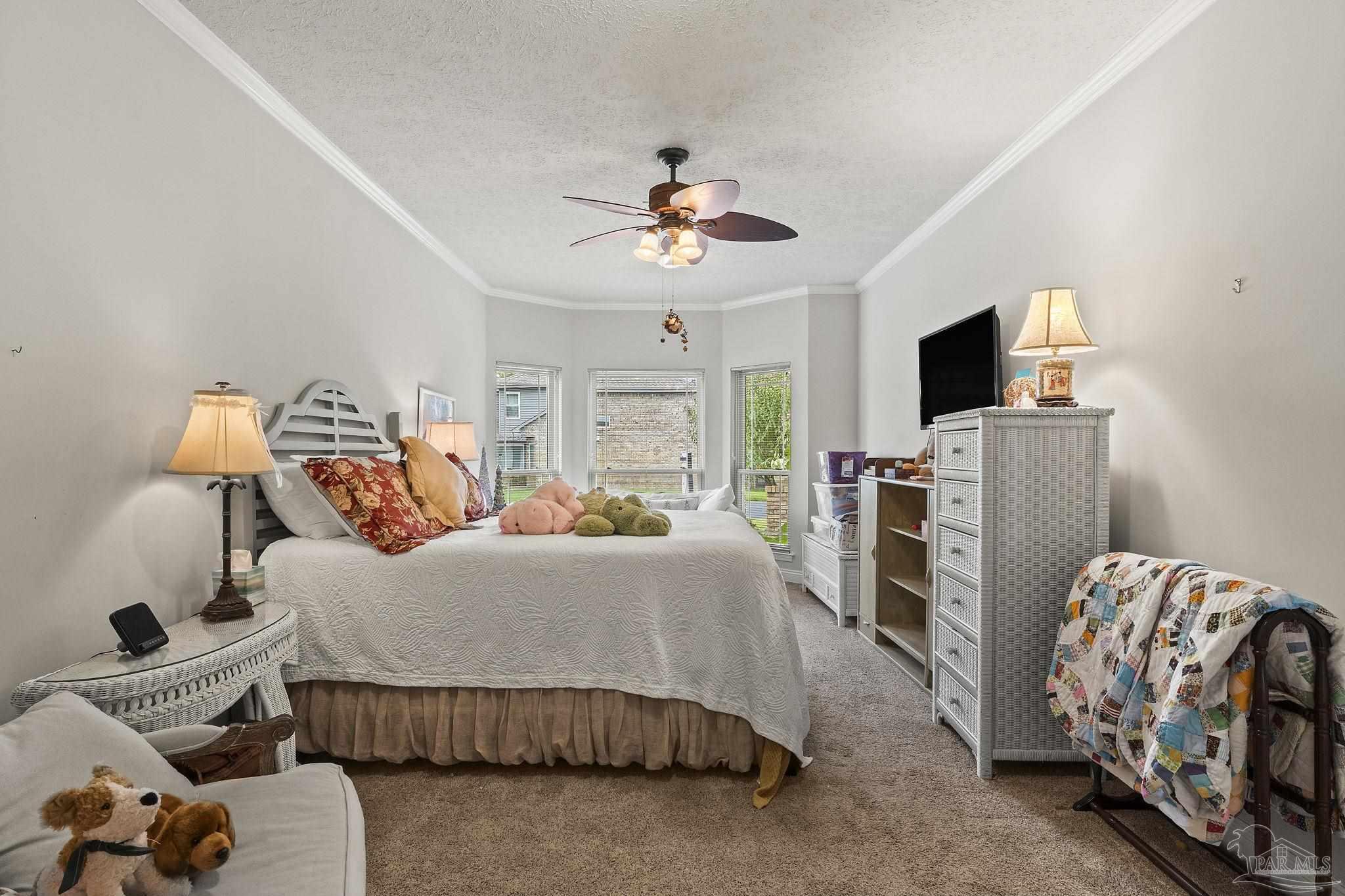 4100 Longwood Cir