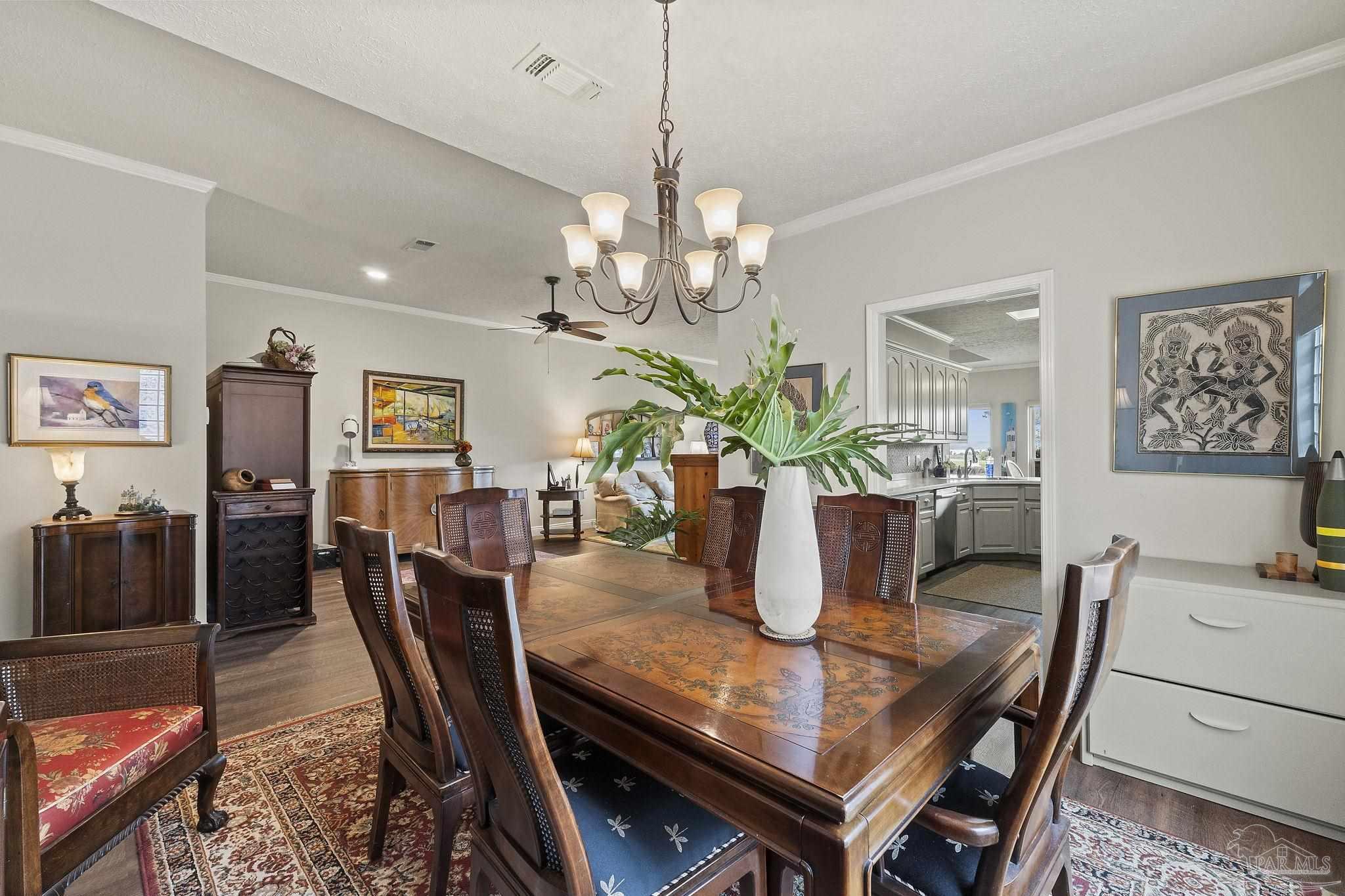 4100 Longwood Cir