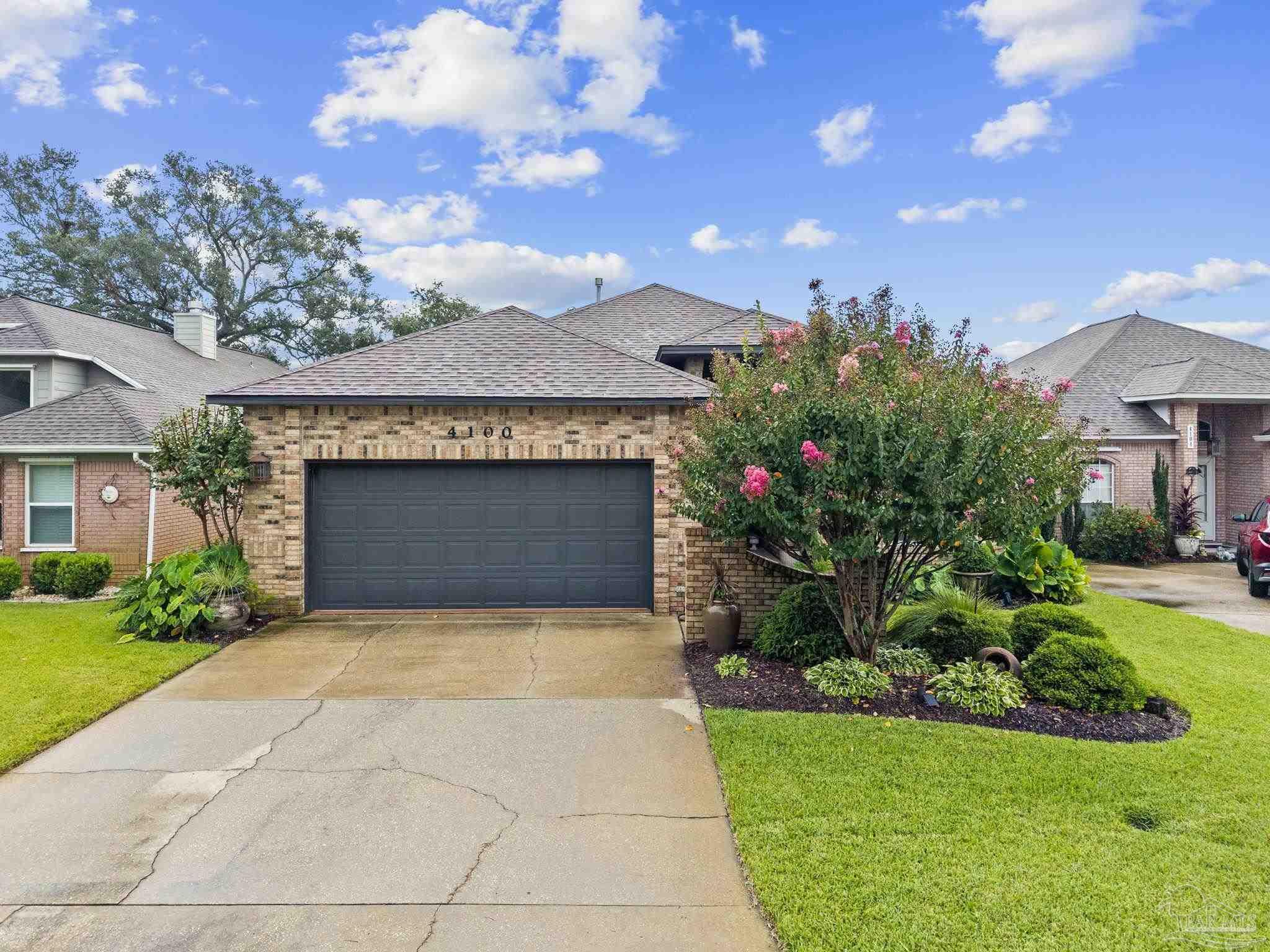 4100 Longwood Cir