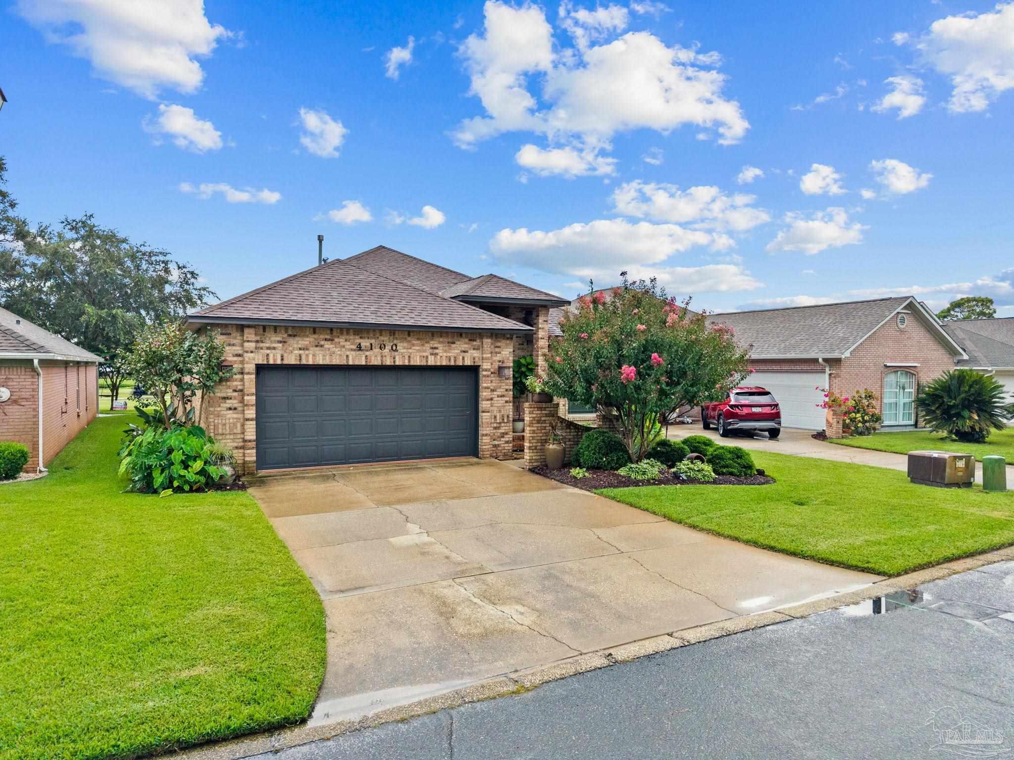 4100 Longwood Cir