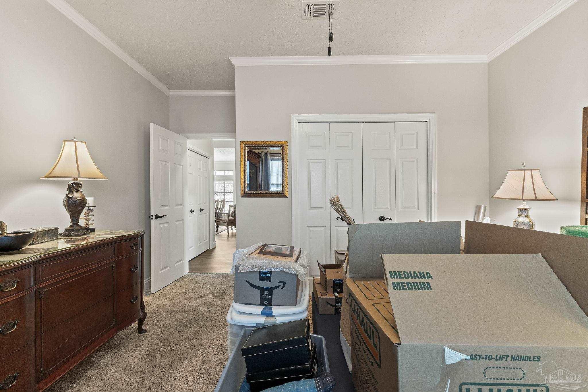 4100 Longwood Cir