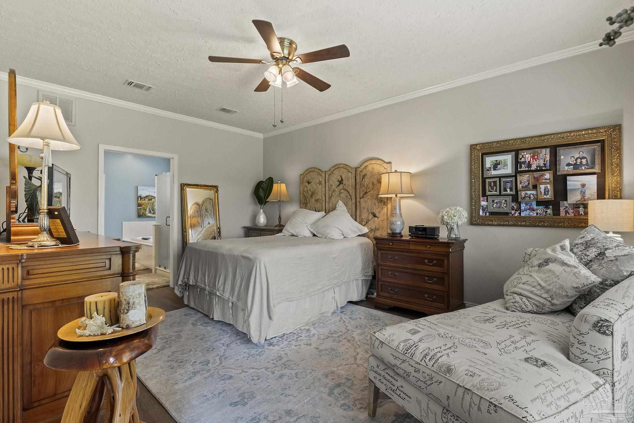4100 Longwood Cir