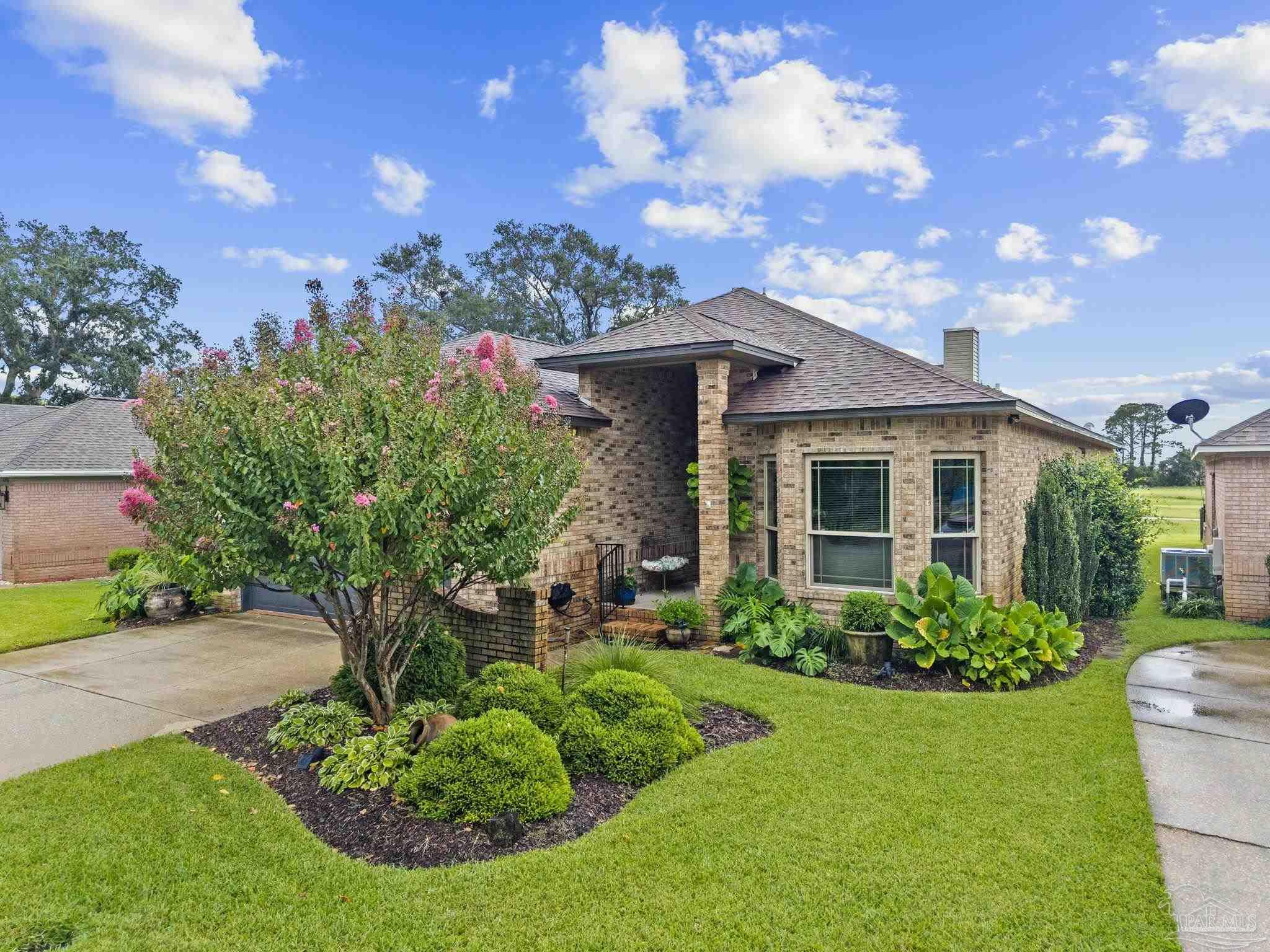 4100 Longwood Cir