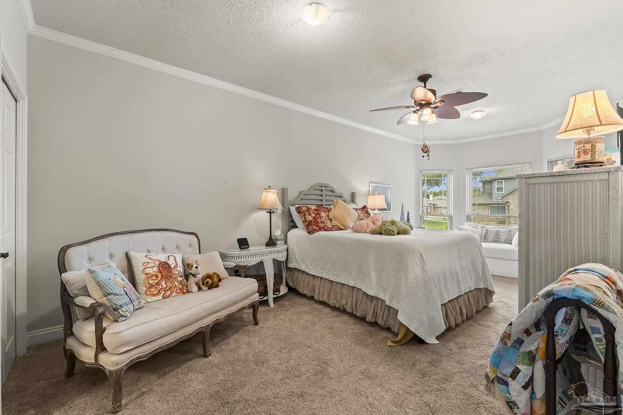 4100 Longwood Cir