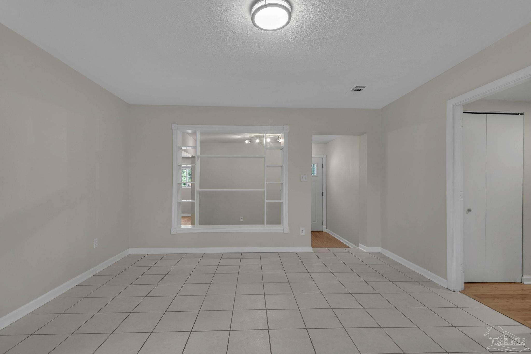 4525 Versailles Dr