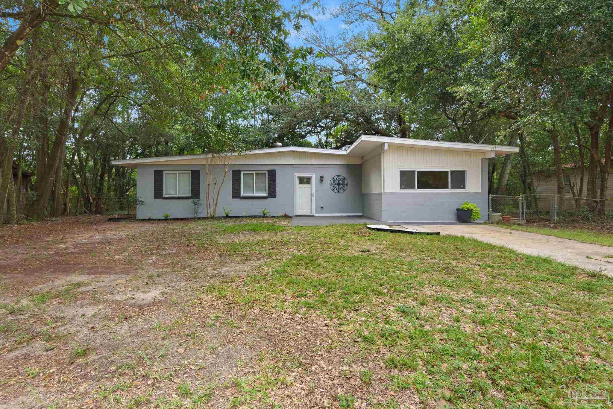 4525 Versailles Dr
