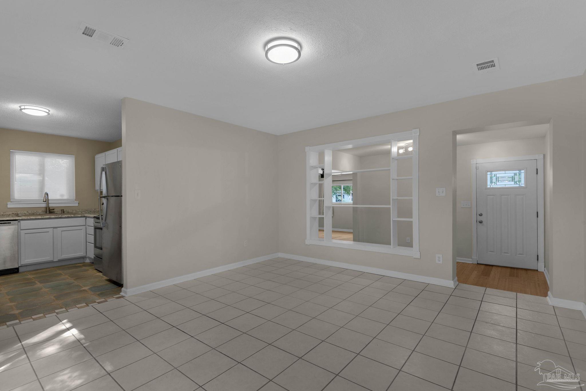 4525 Versailles Dr