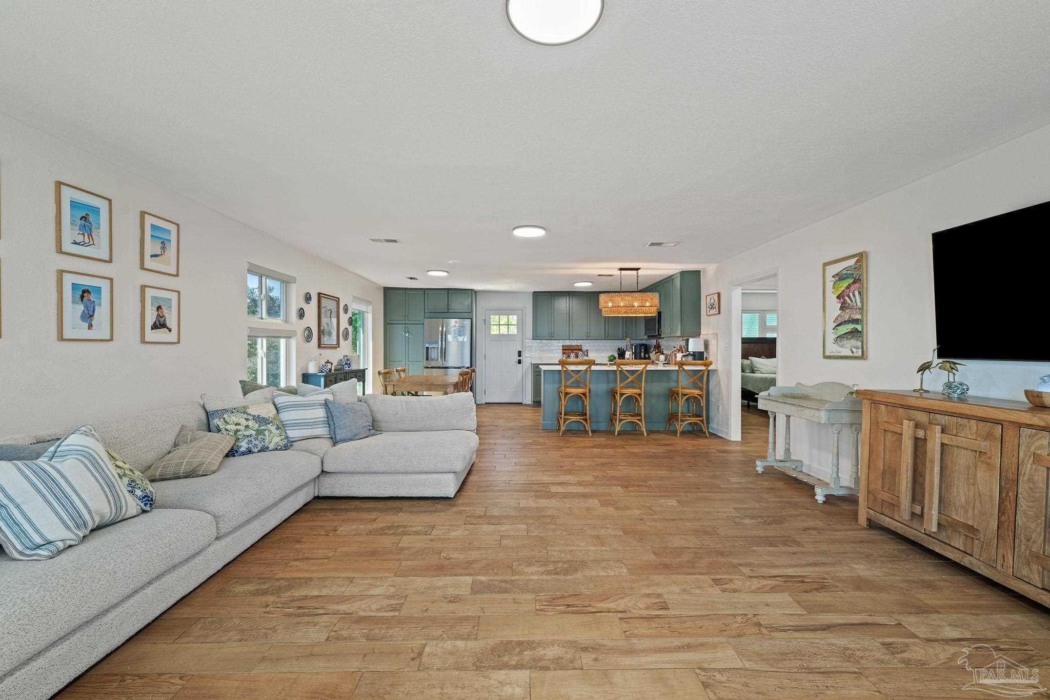 5469 Soundside Dr