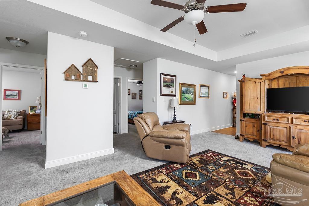 853 Smiley Cir