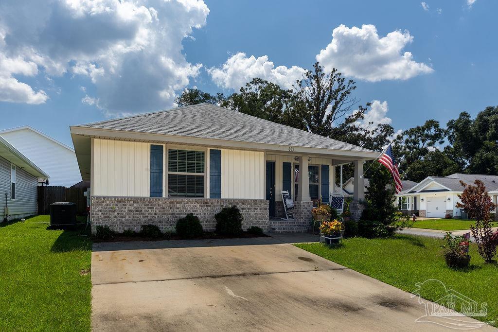 853 Smiley Cir