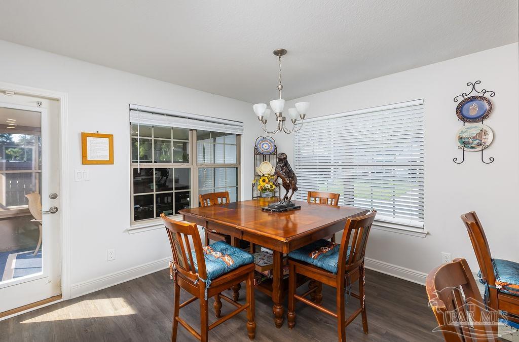 853 Smiley Cir