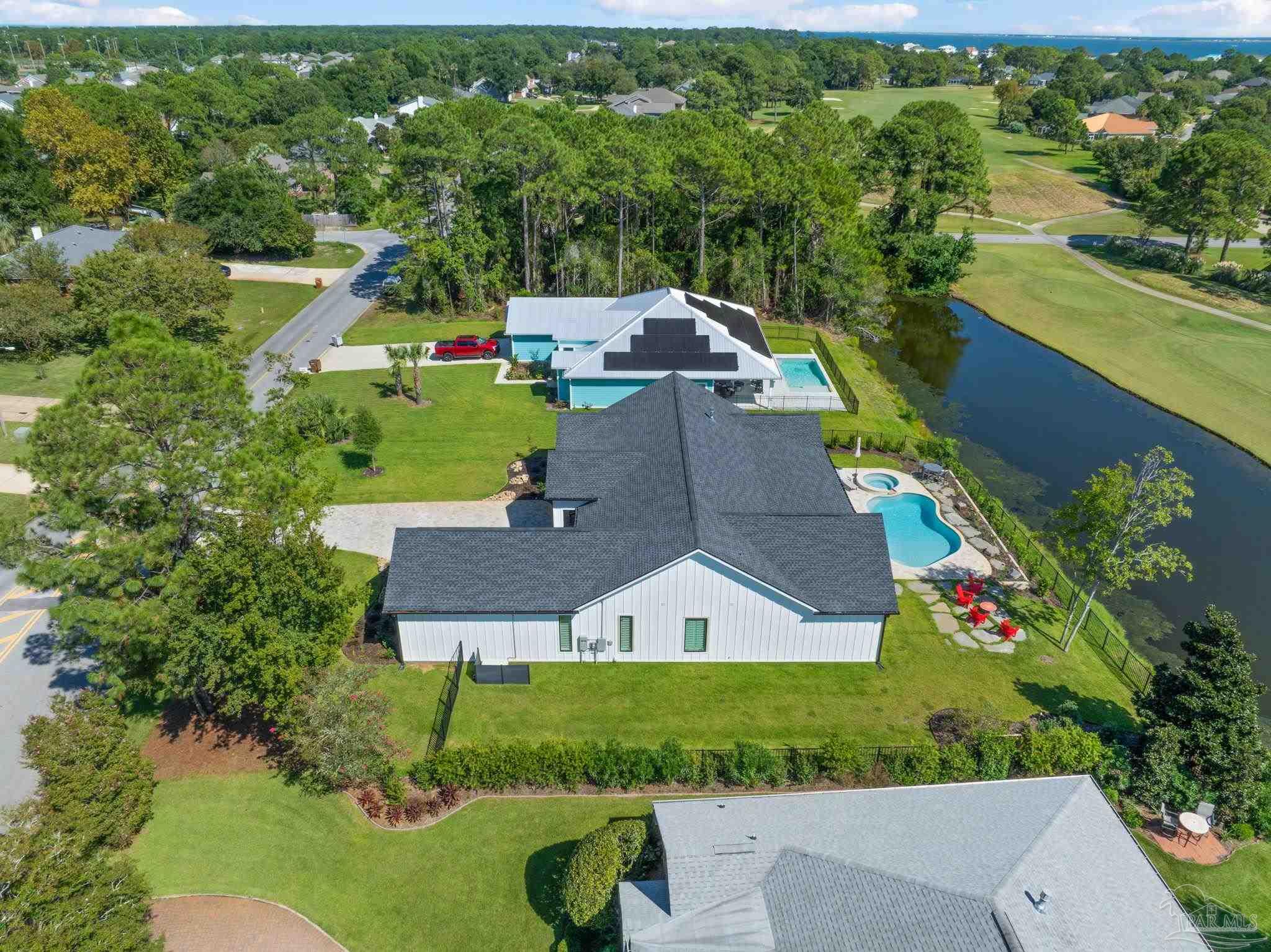 3733 Tiger Point Blvd