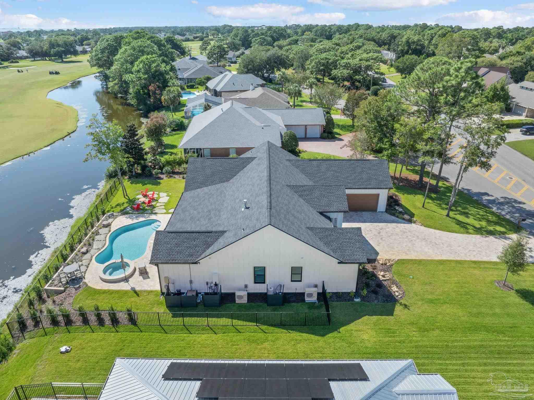 3733 Tiger Point Blvd