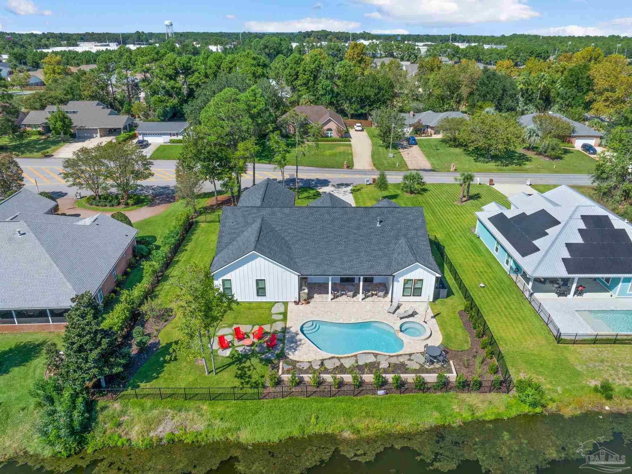 3733 Tiger Point Blvd