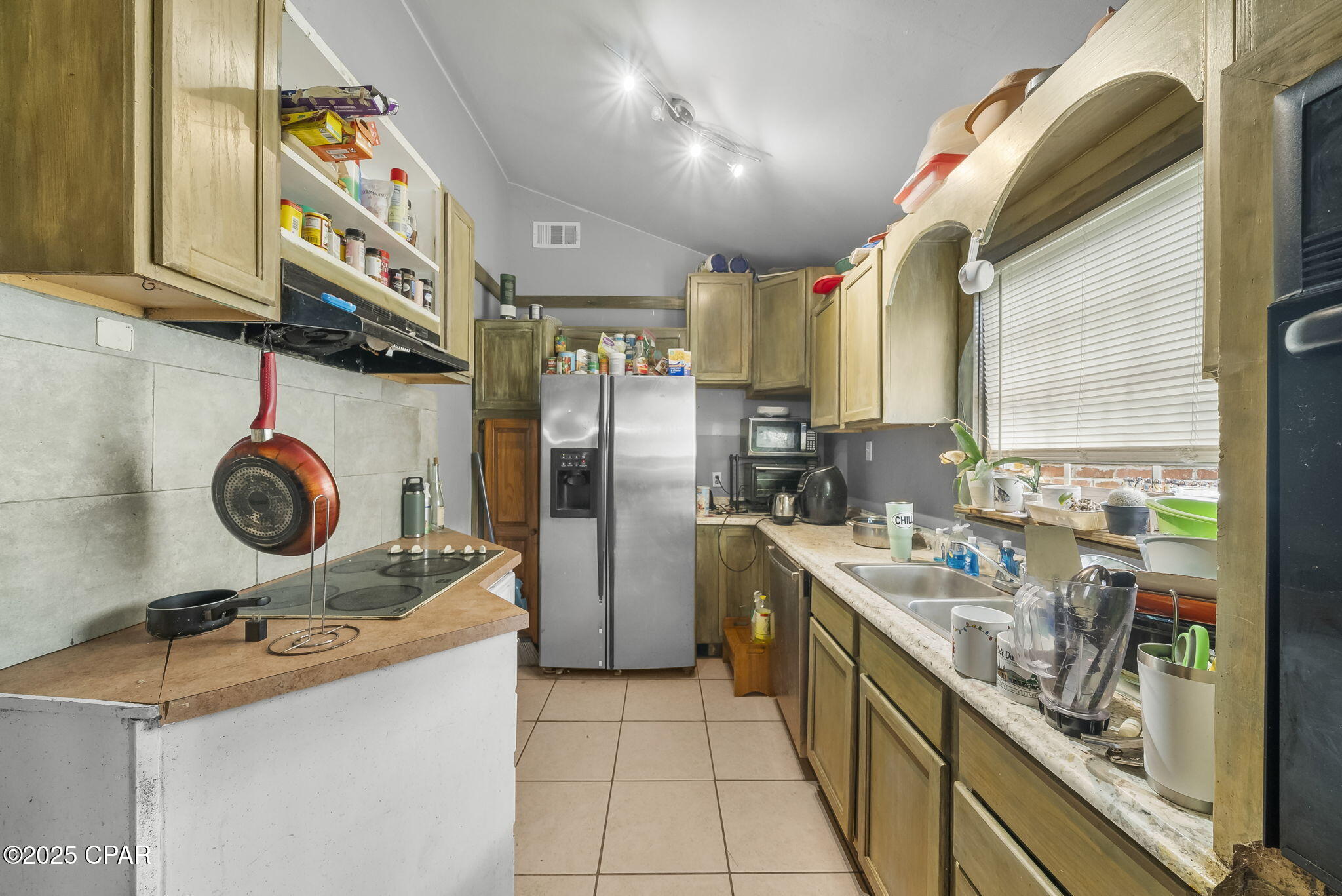 616 E 4th Court