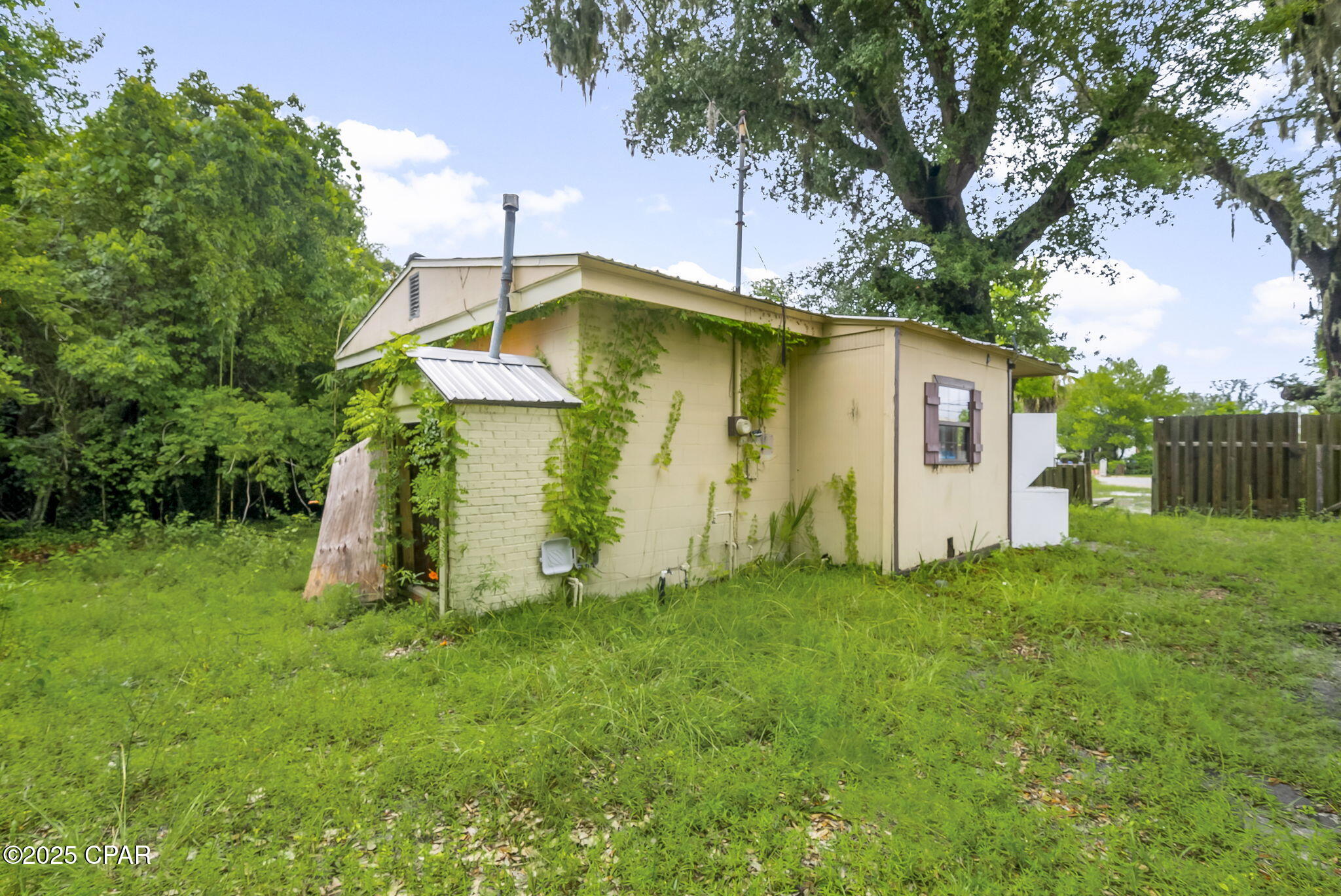 616 E 4th Court