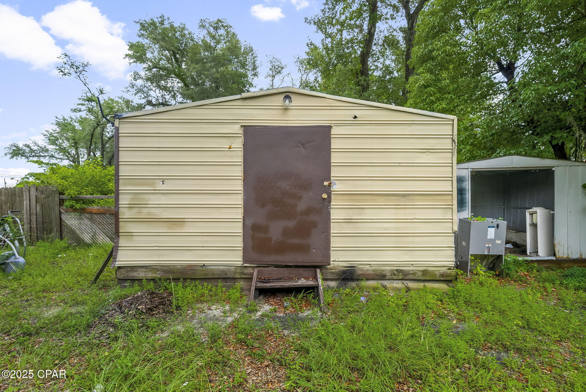 616 E 4th Court