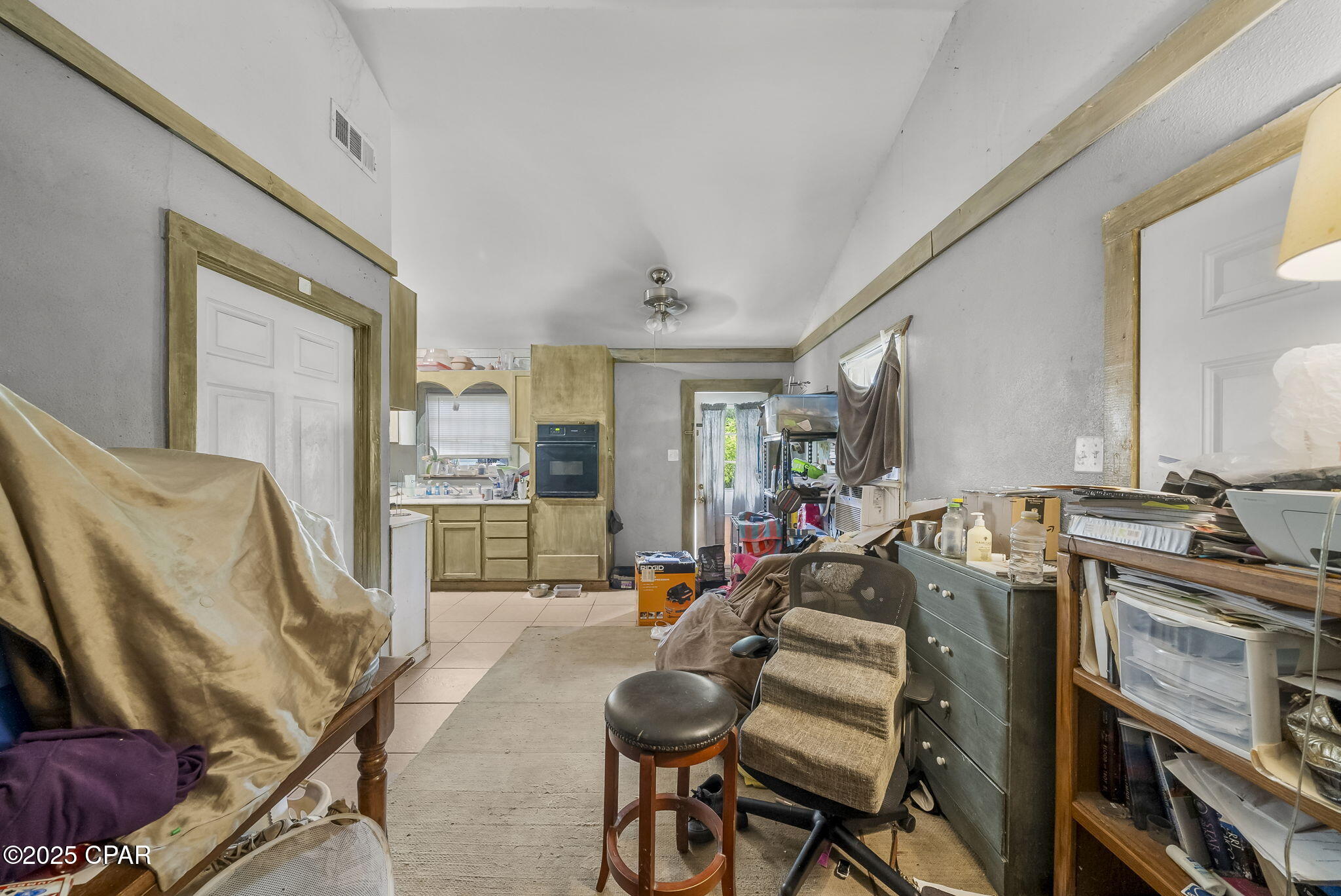616 E 4th Court