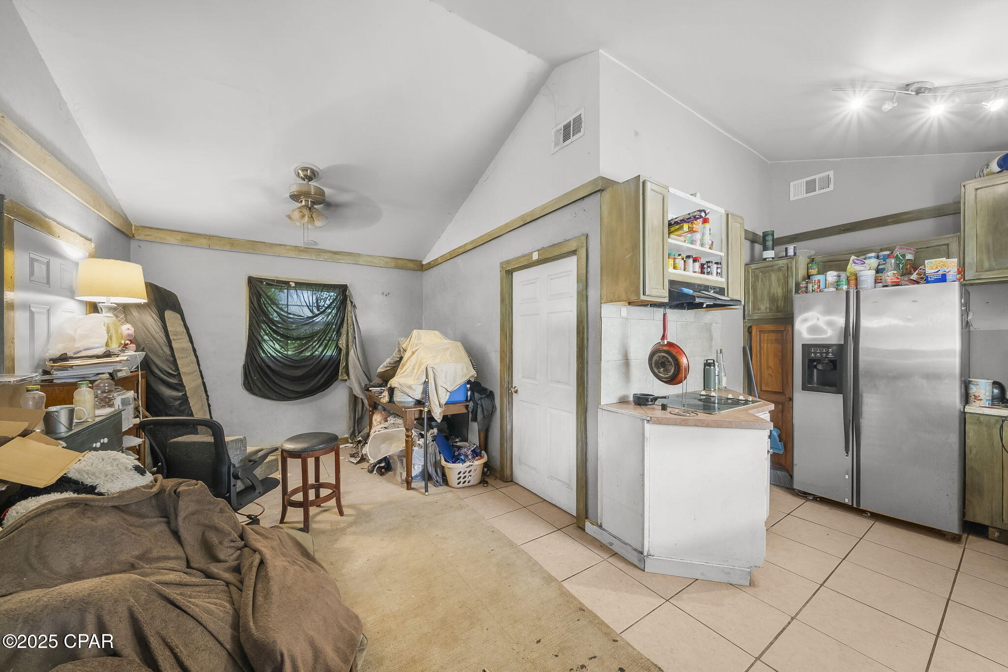 616 E 4th Court