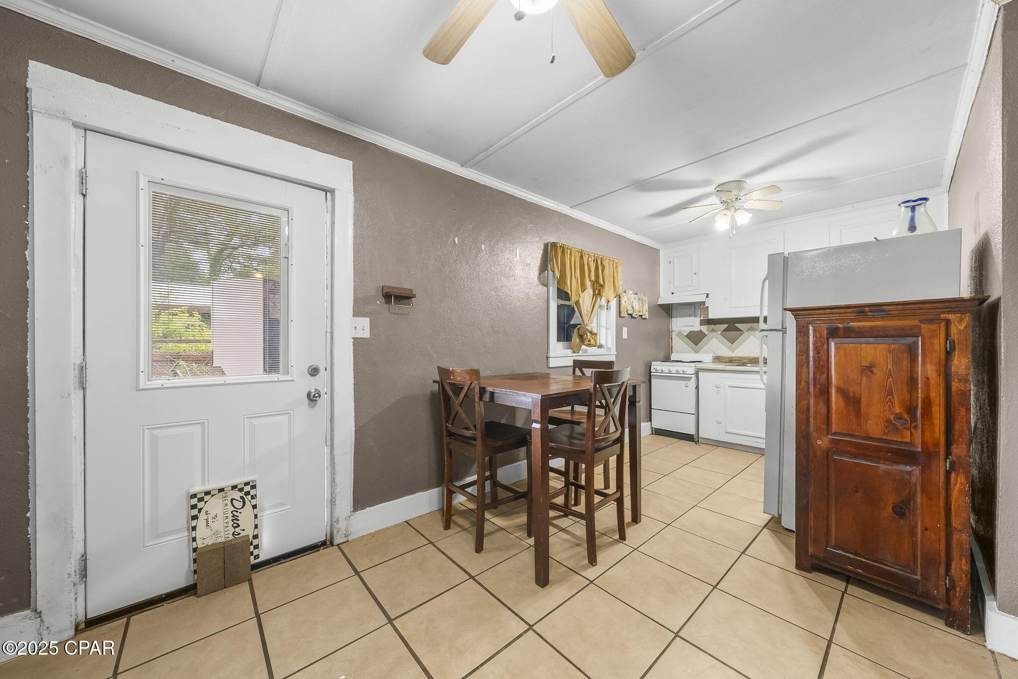 616 E 4th Court